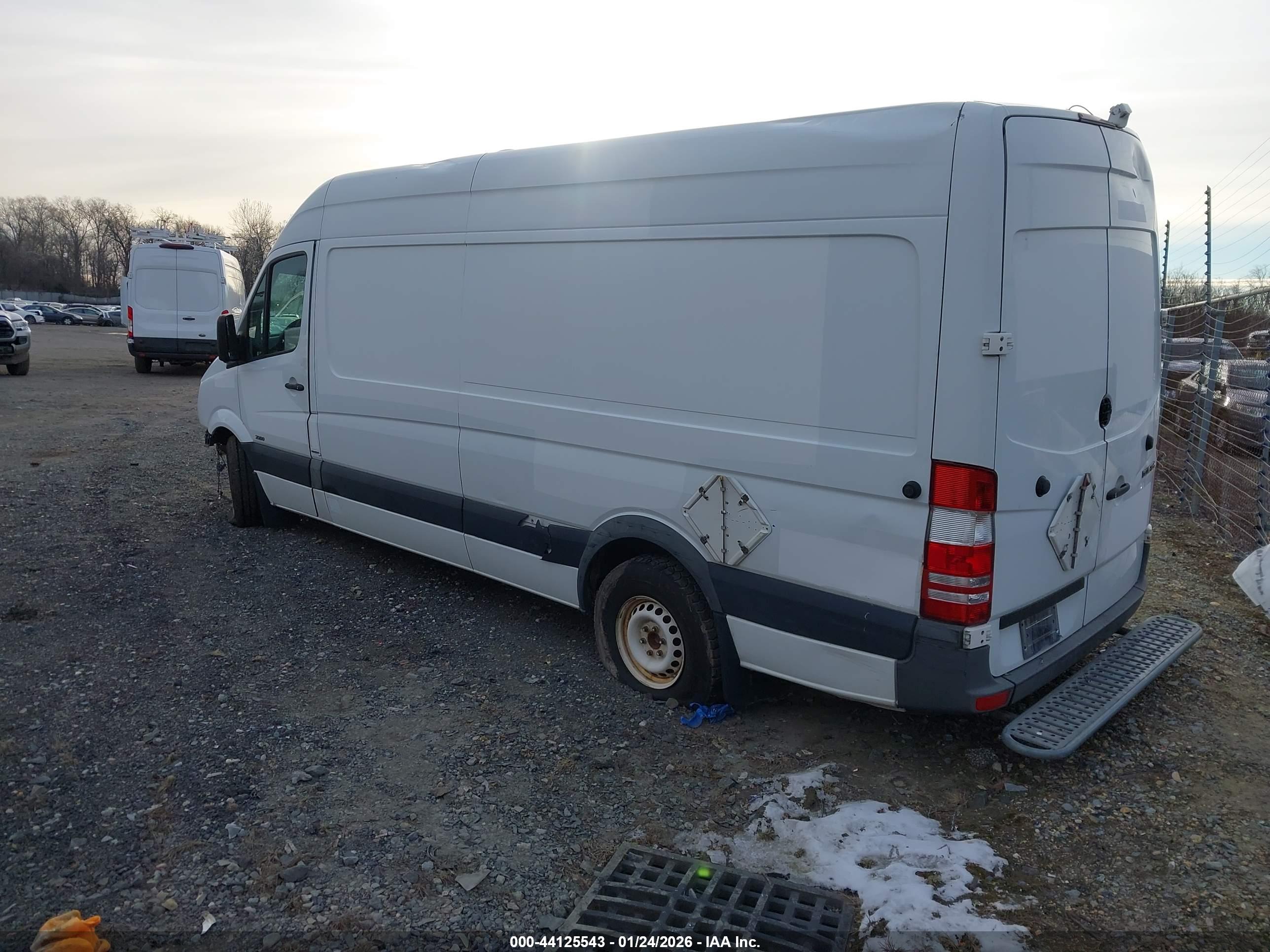 MERCEDES-BENZ SPRINTER image 3