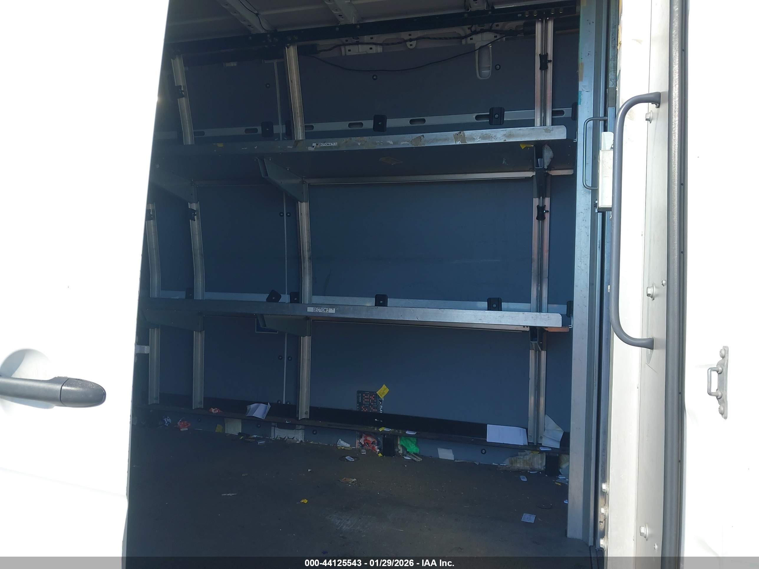 MERCEDES-BENZ SPRINTER image 8