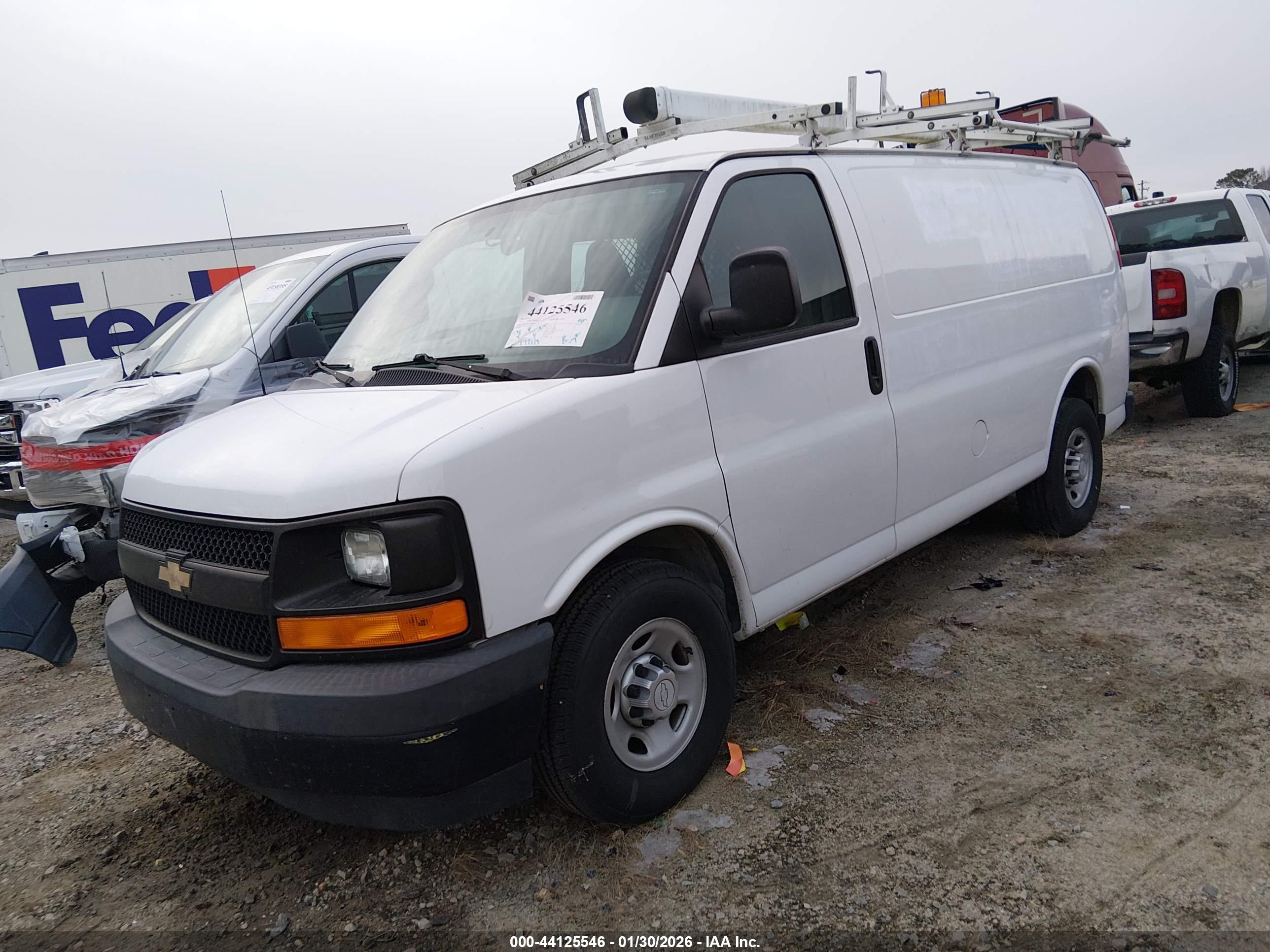 CHEVROLET EXPRESS image 2