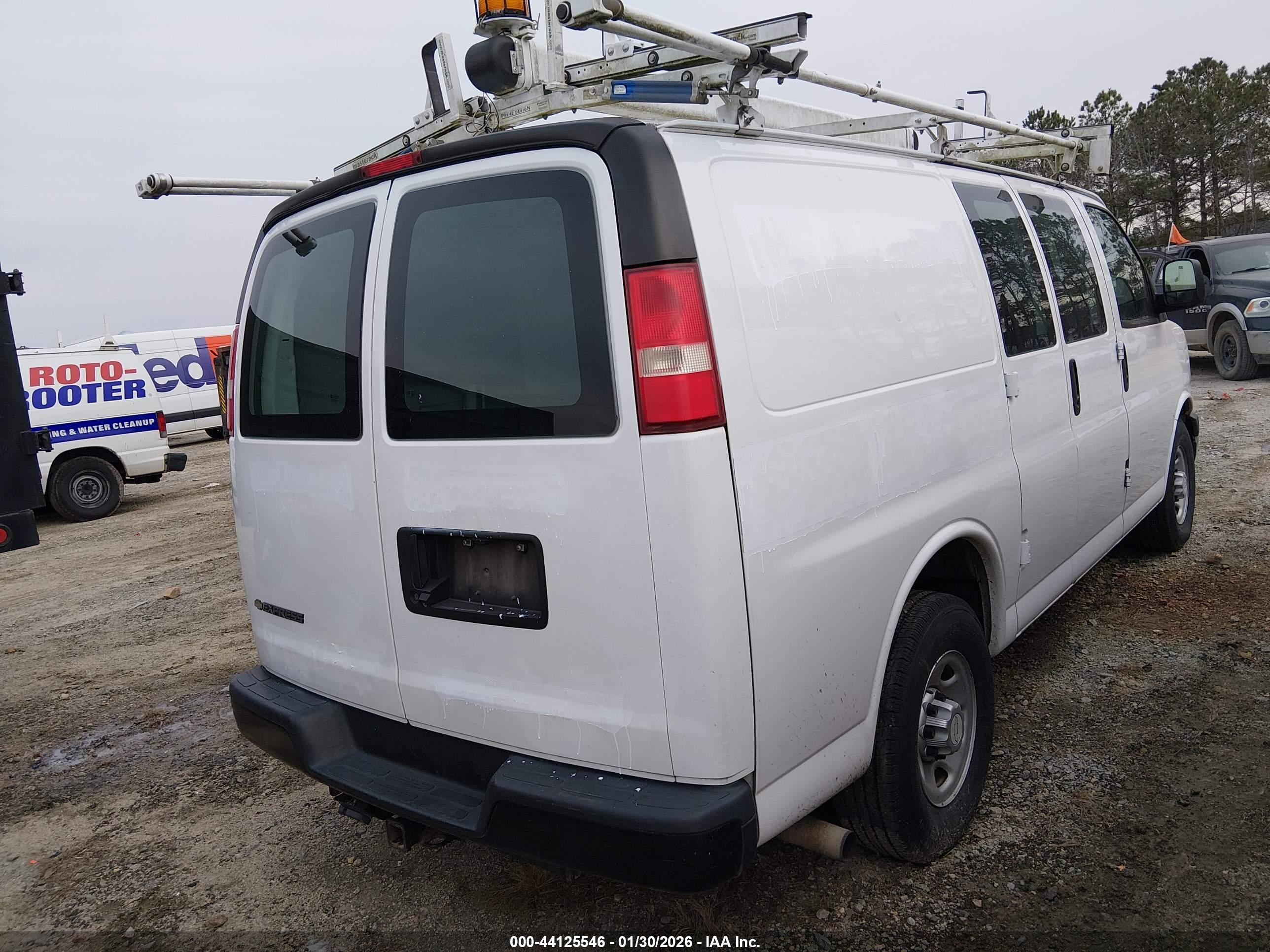 CHEVROLET EXPRESS image 4