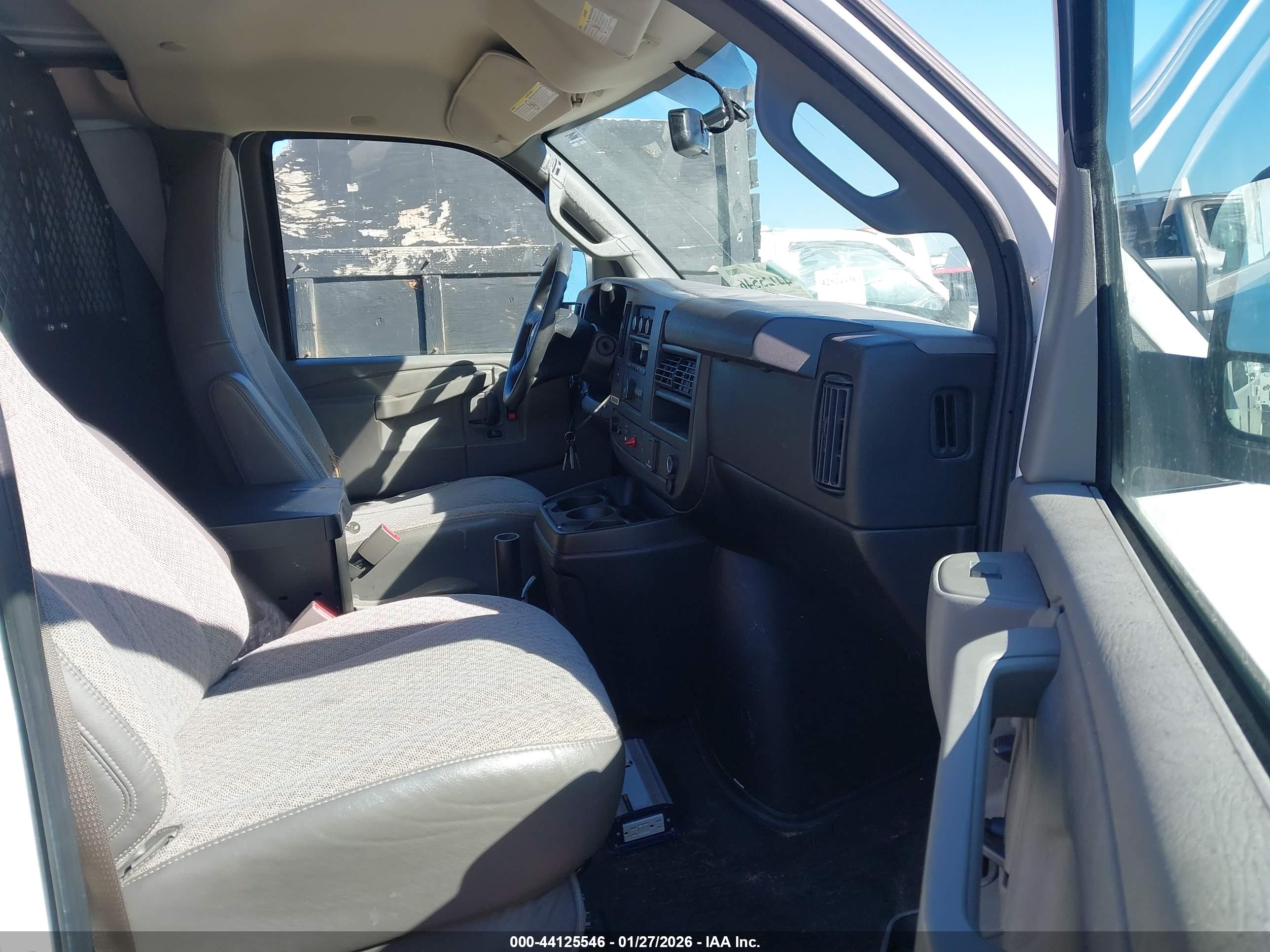 CHEVROLET EXPRESS image 5