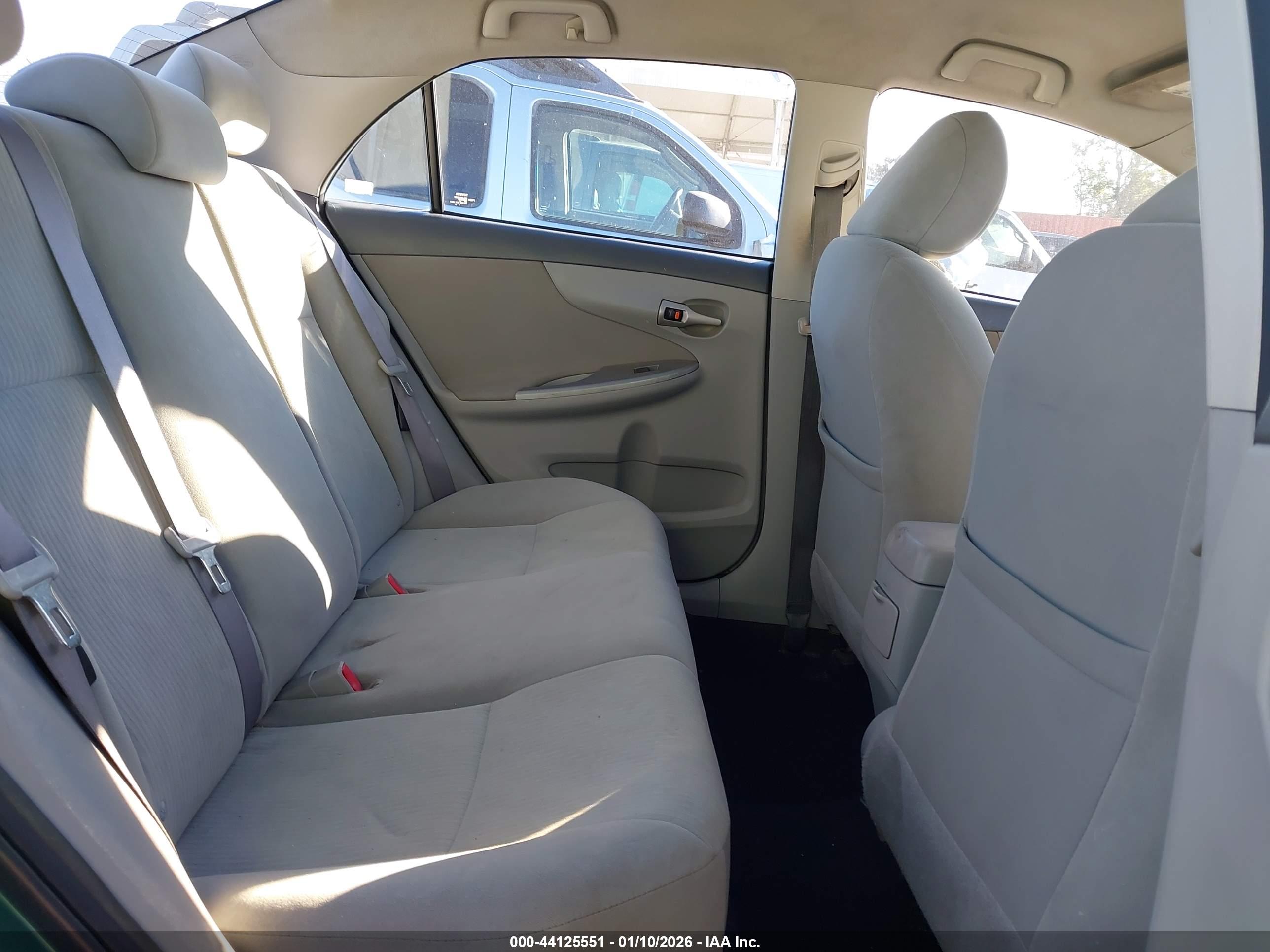 TOYOTA COROLLA image 8