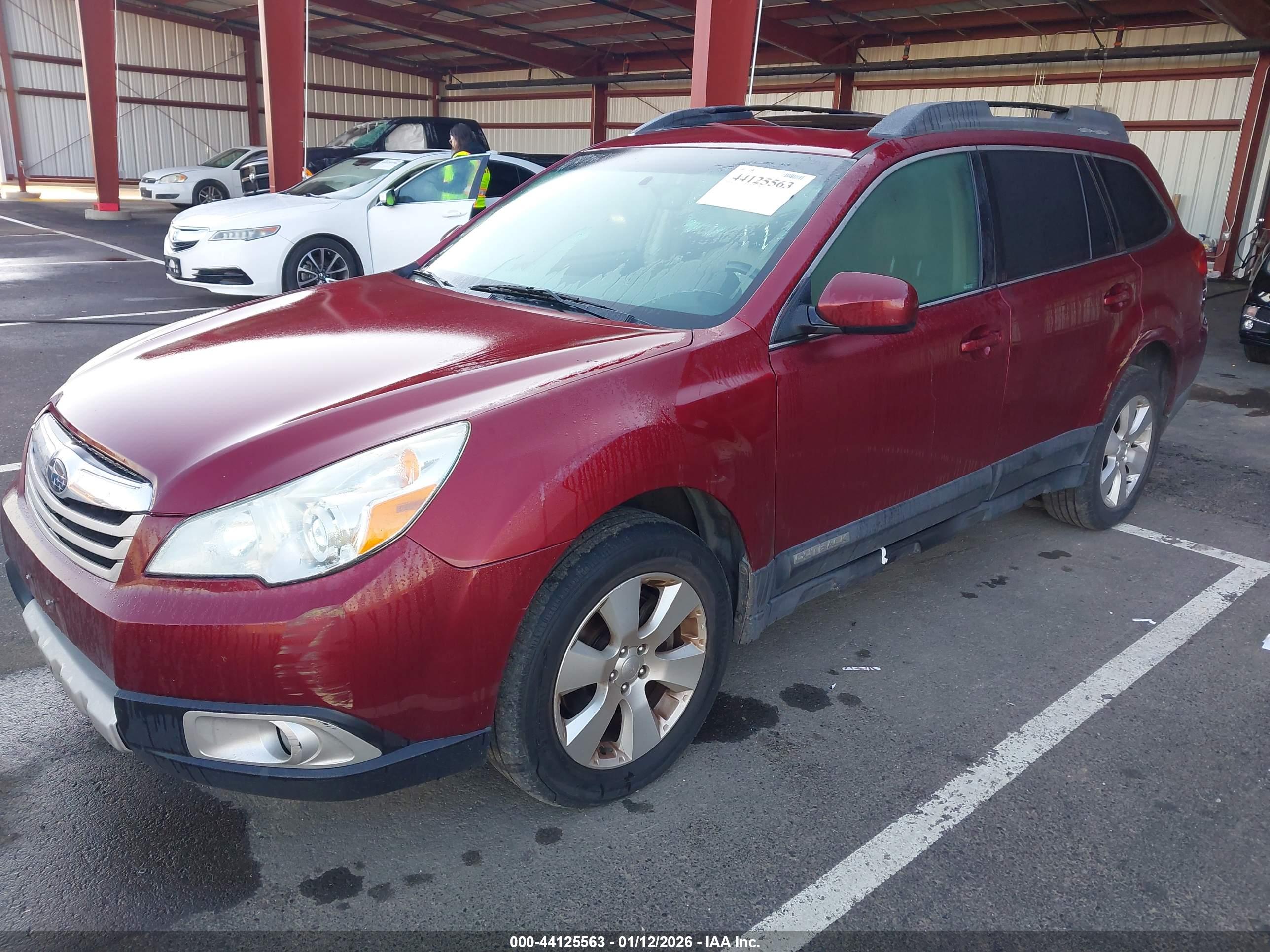 SUBARU OUTBACK image 2