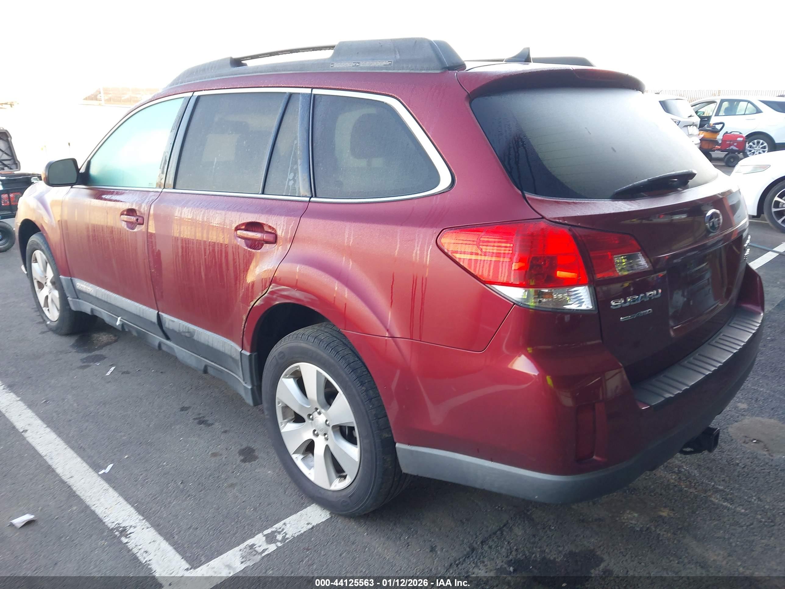 SUBARU OUTBACK image 3
