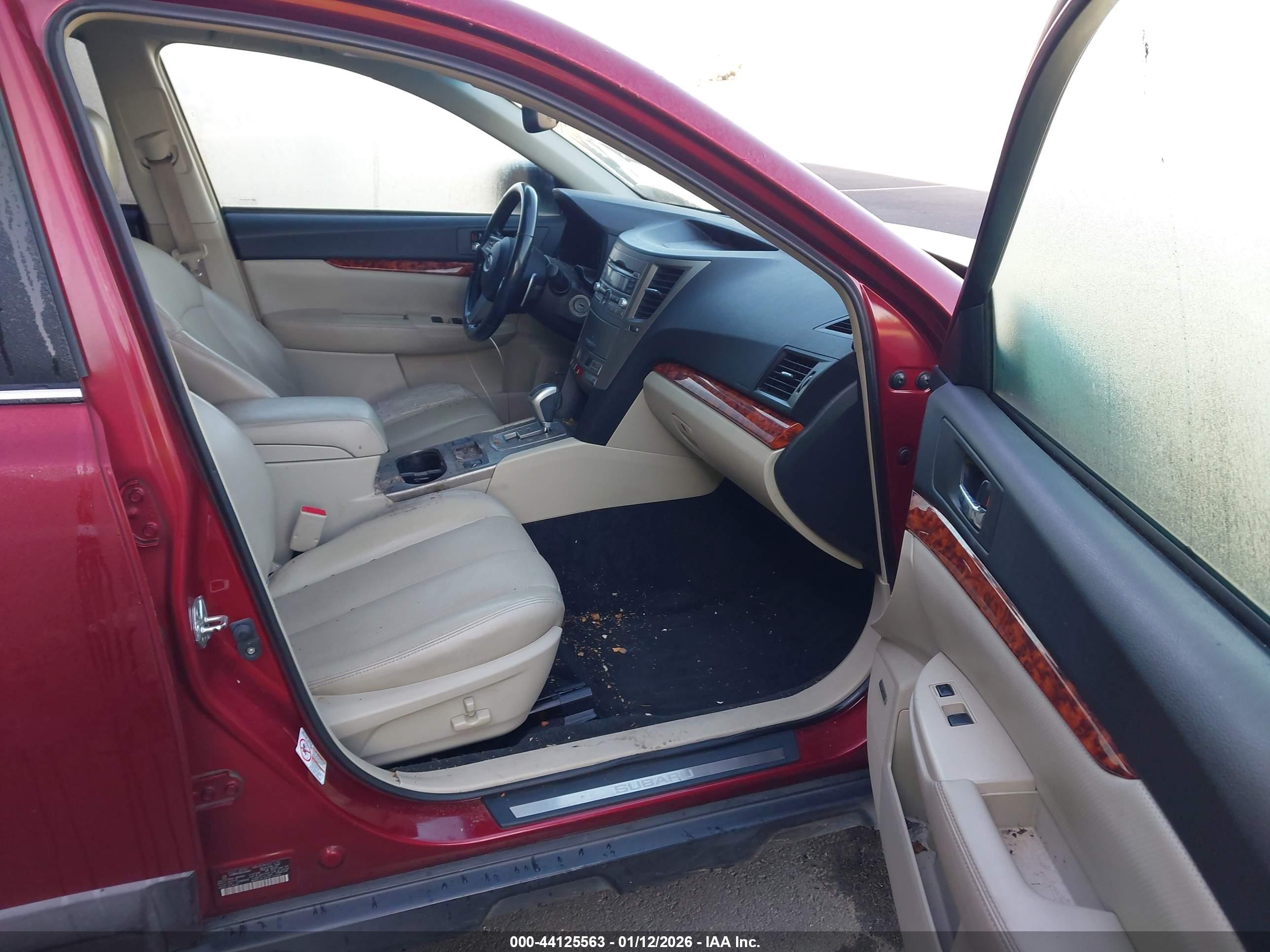 SUBARU OUTBACK image 5