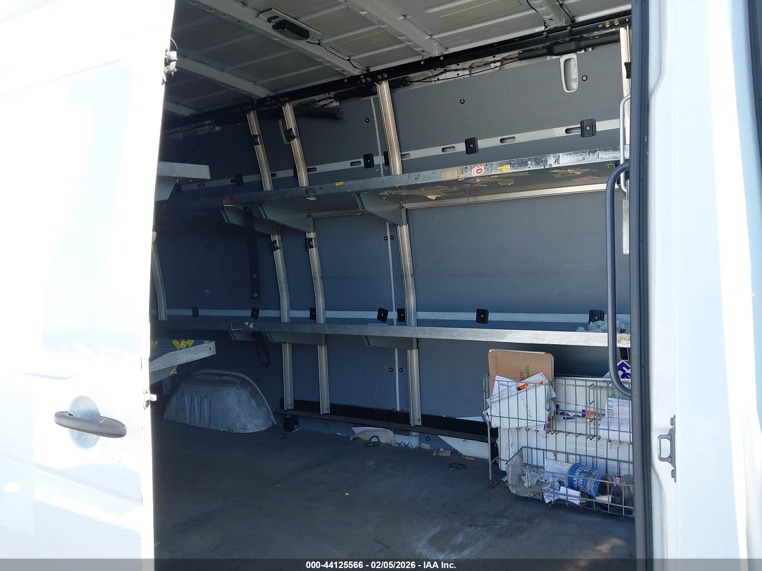 MERCEDES-BENZ SPRINTER image 8