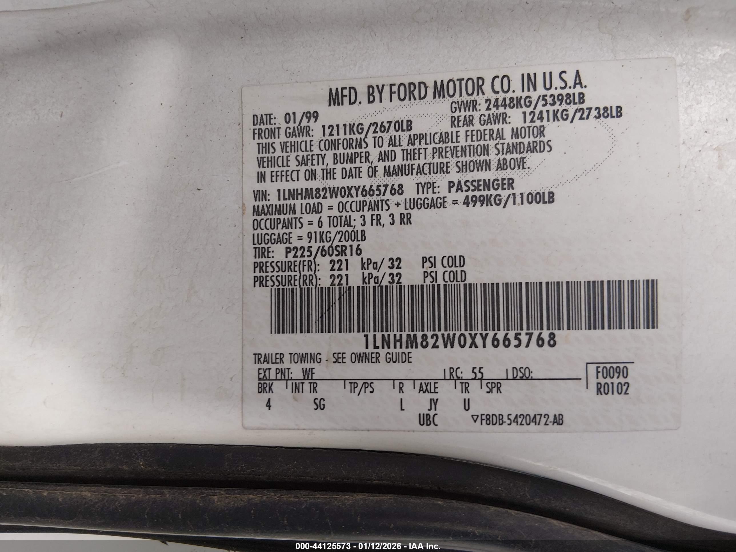 LINCOLN TOWN image 9