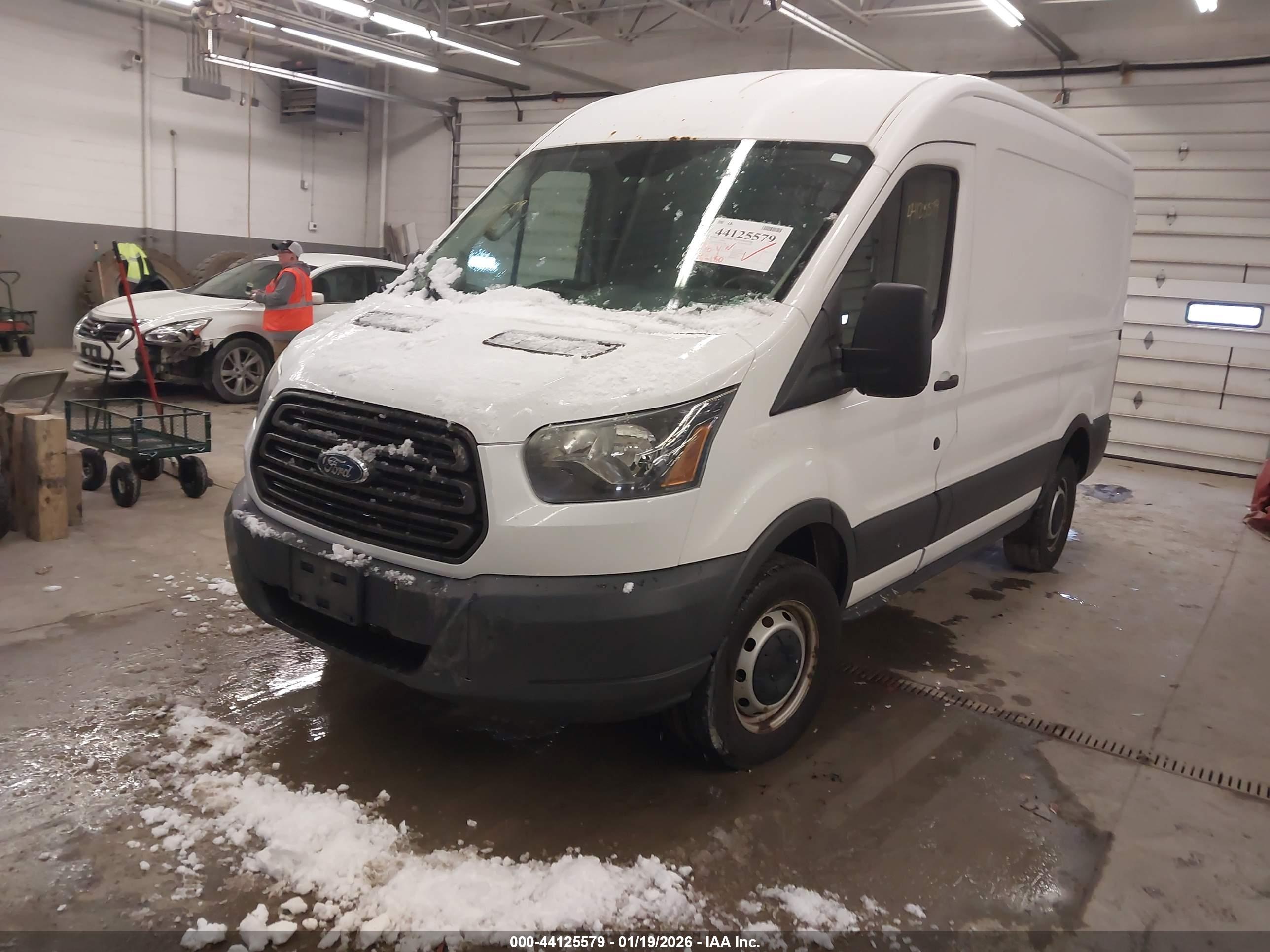 FORD TRANSIT-250 image 2