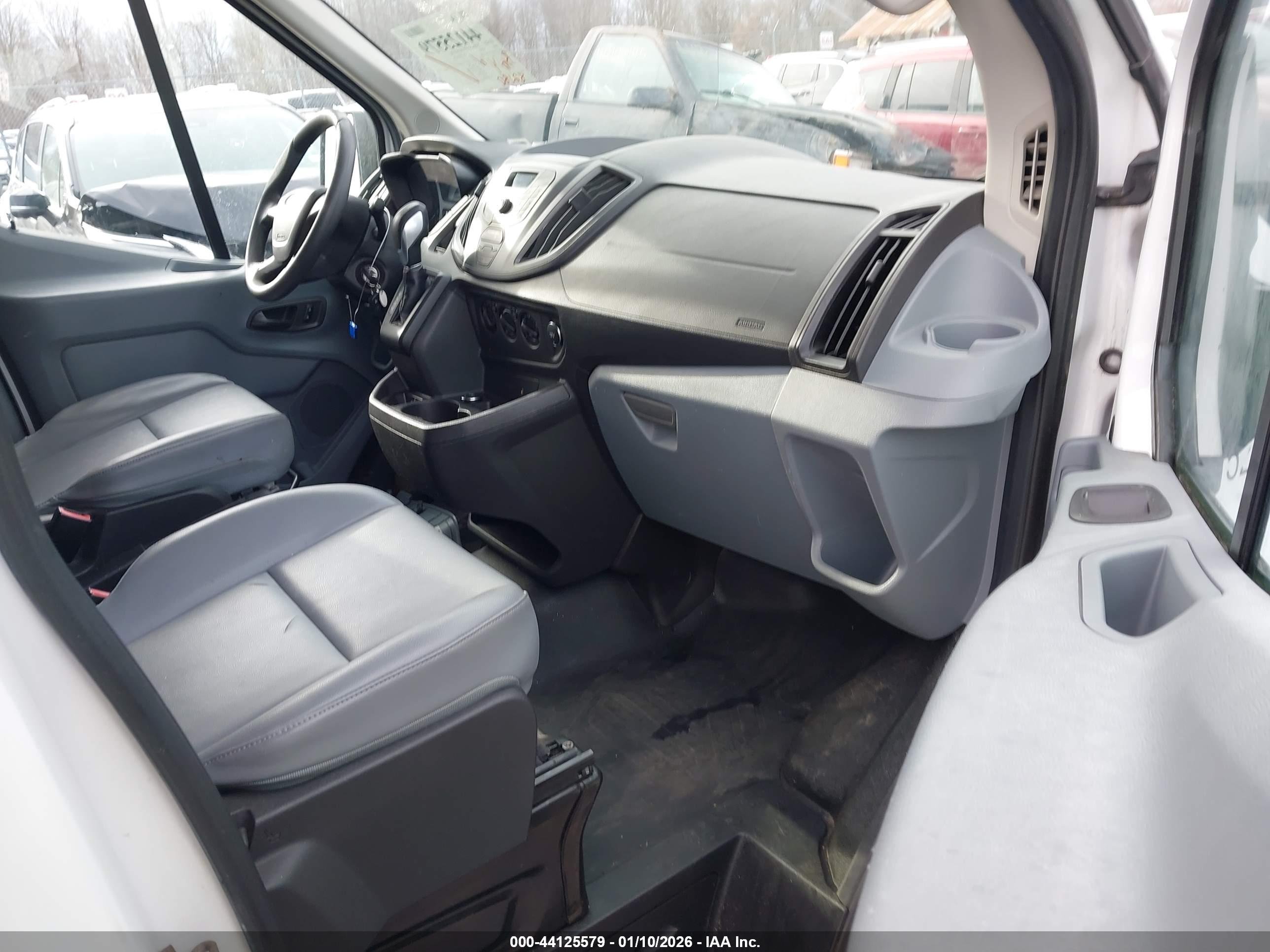 FORD TRANSIT-250 image 5
