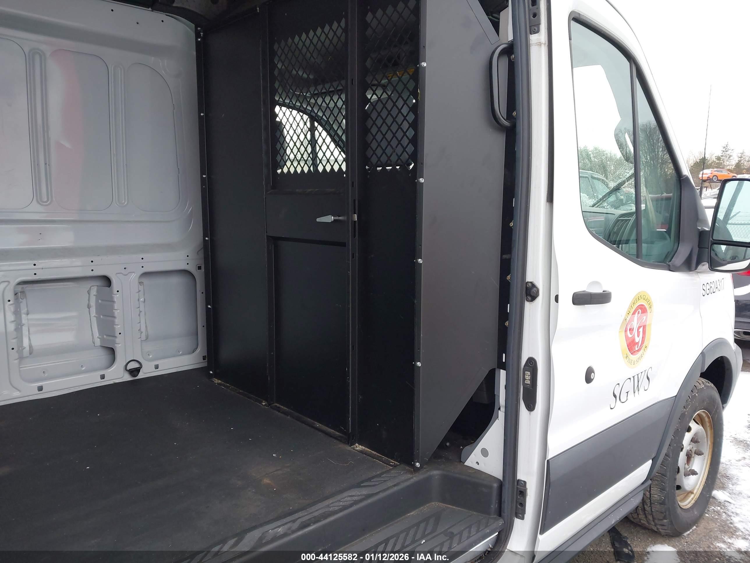 FORD TRANSIT-250 image 8