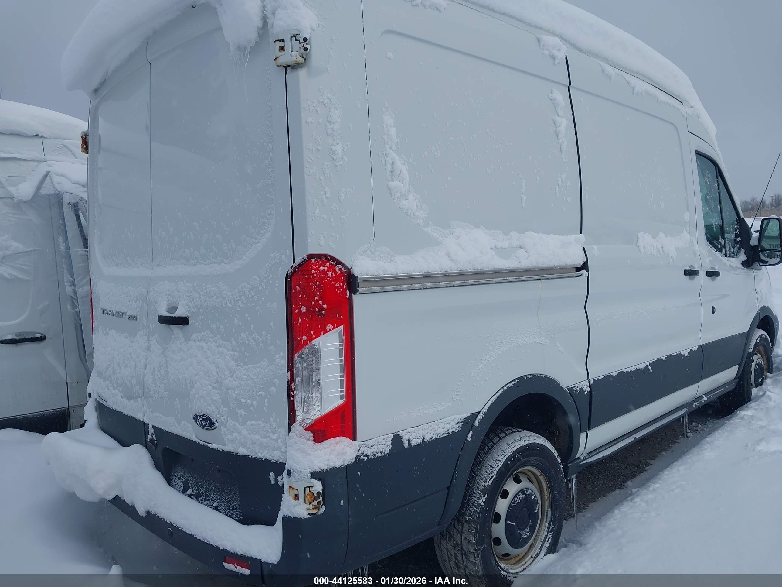 FORD TRANSIT-250 image 4