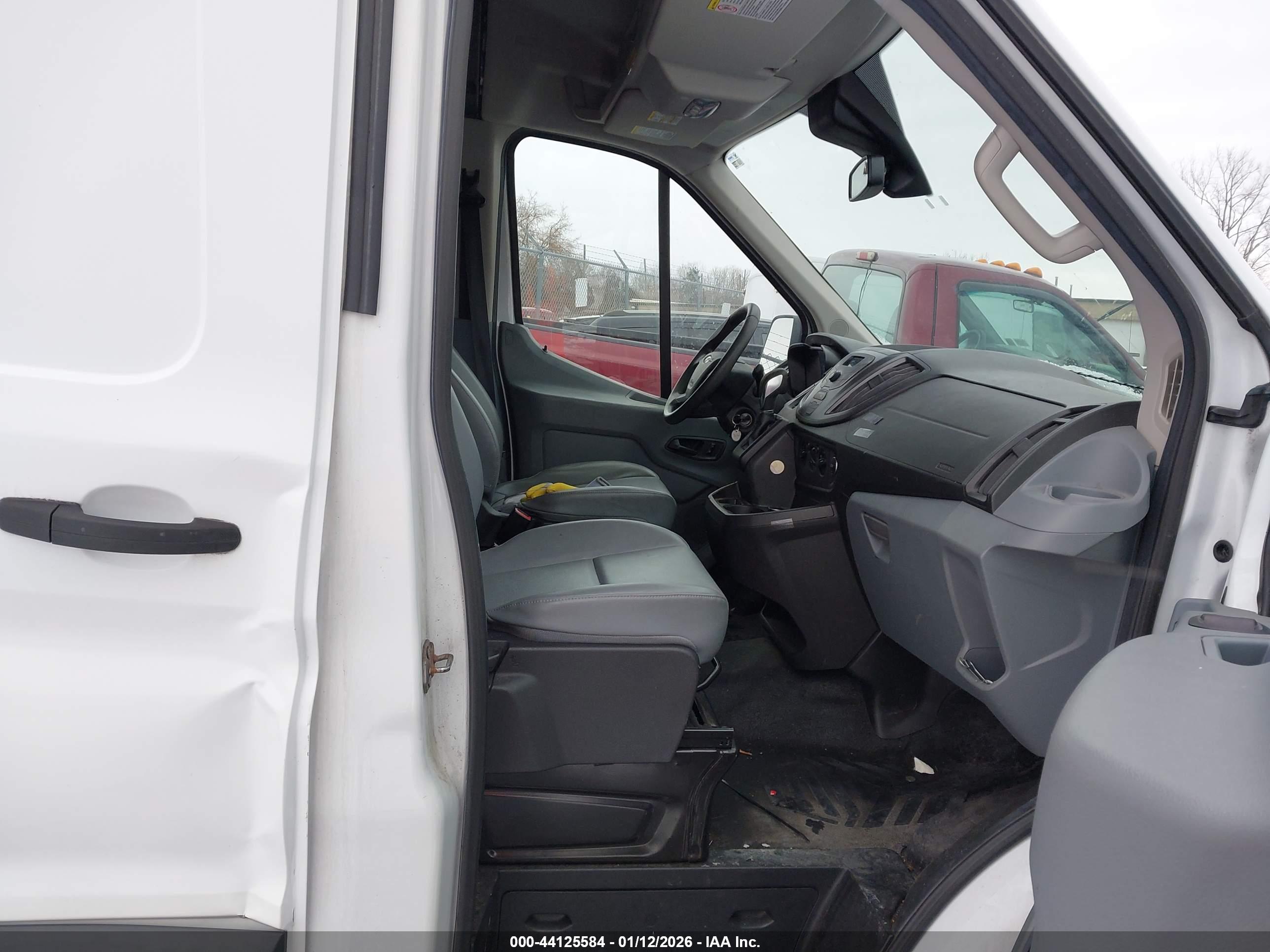 FORD TRANSIT-250 image 5
