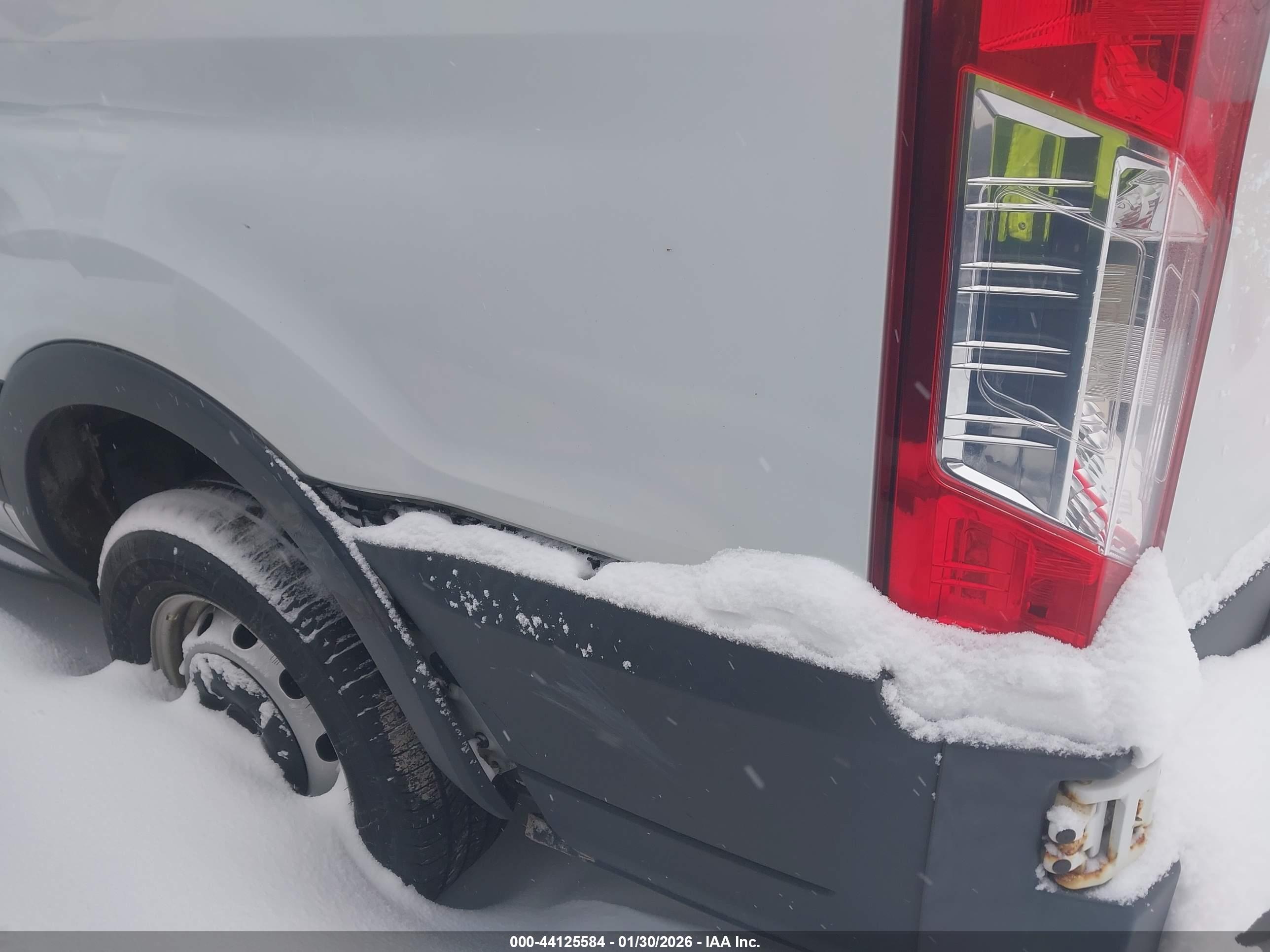 FORD TRANSIT-250 image 6