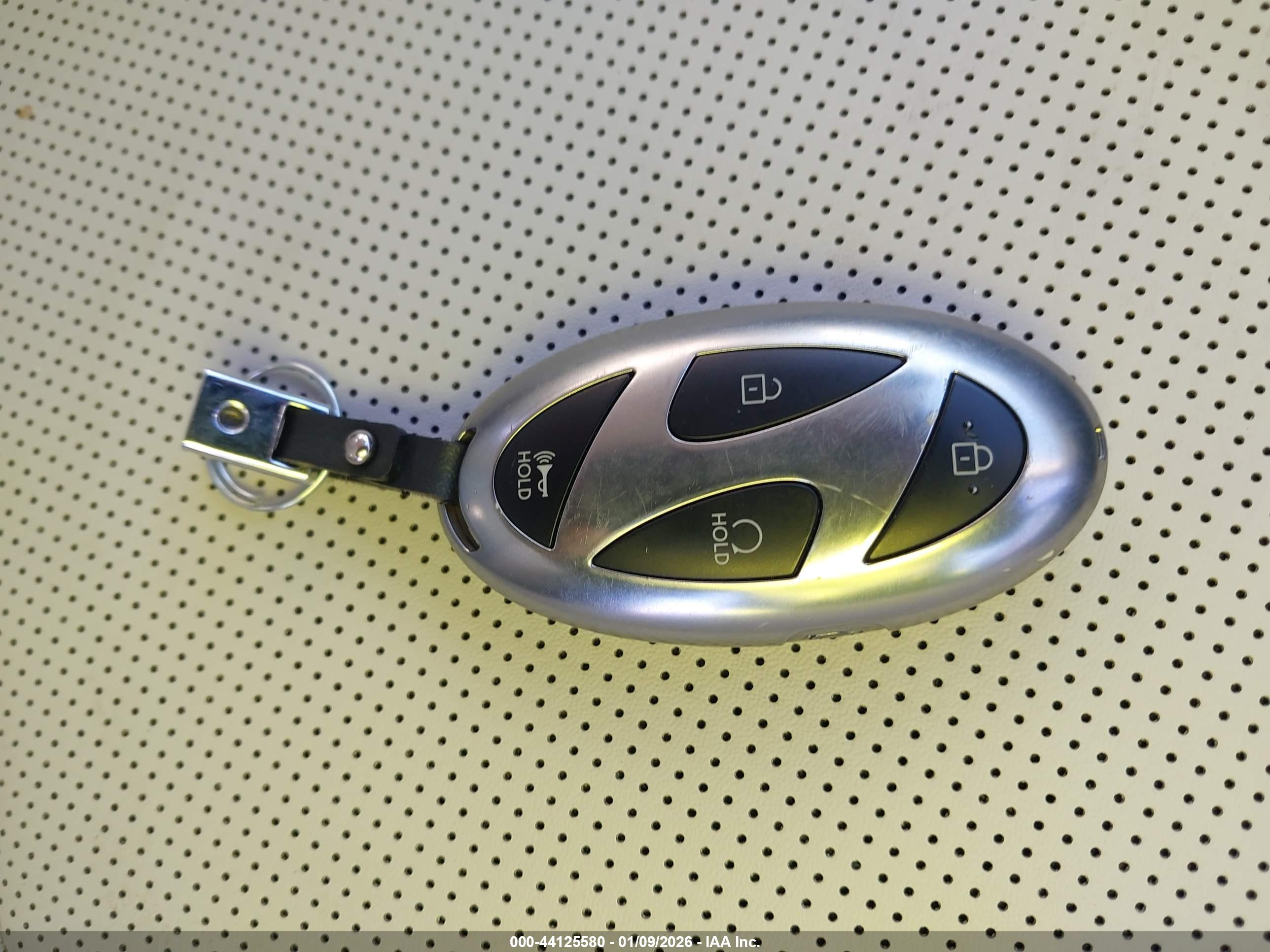 HYUNDAI SANTA image 11