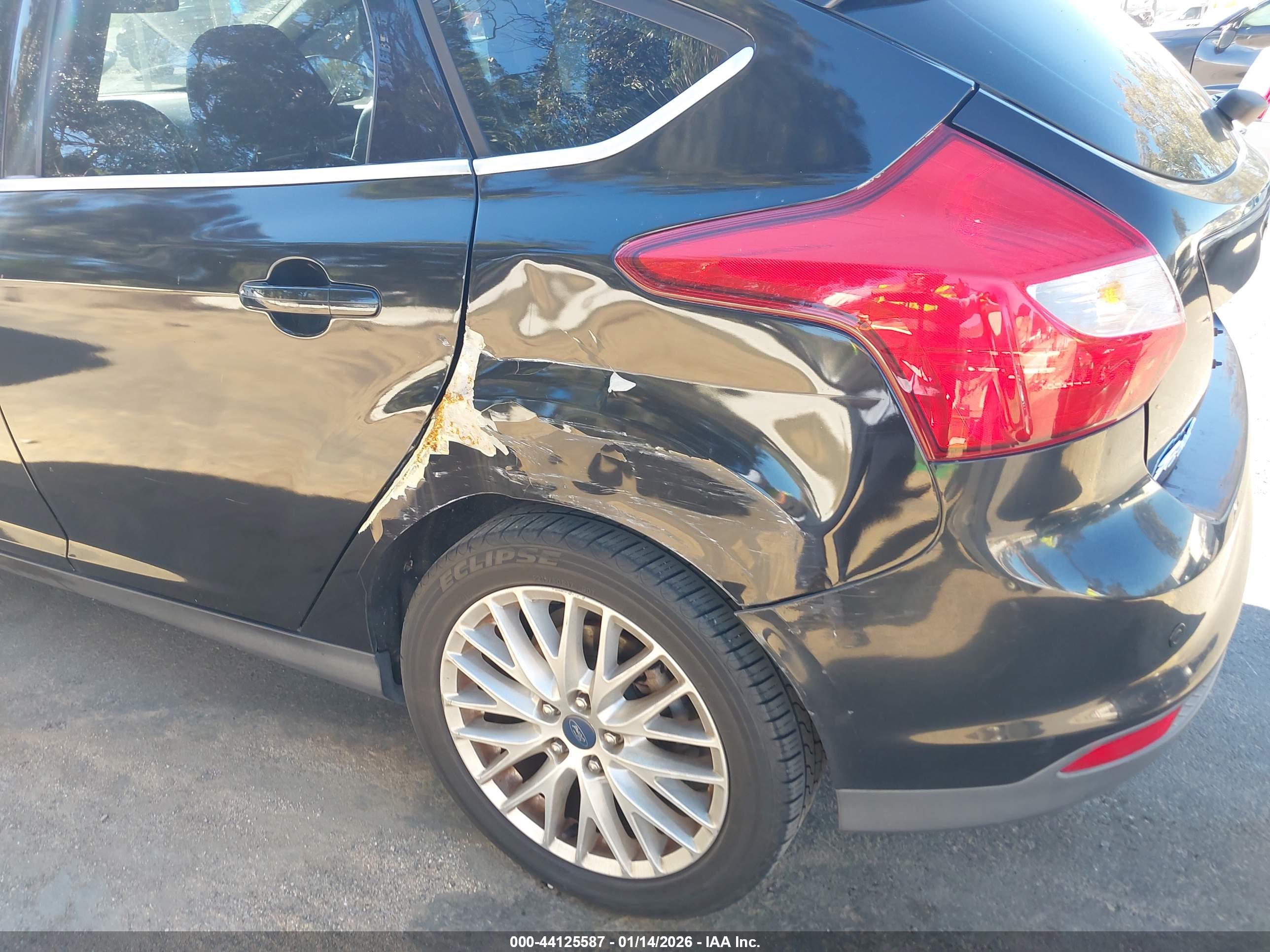 FORD FOCUS image 6
