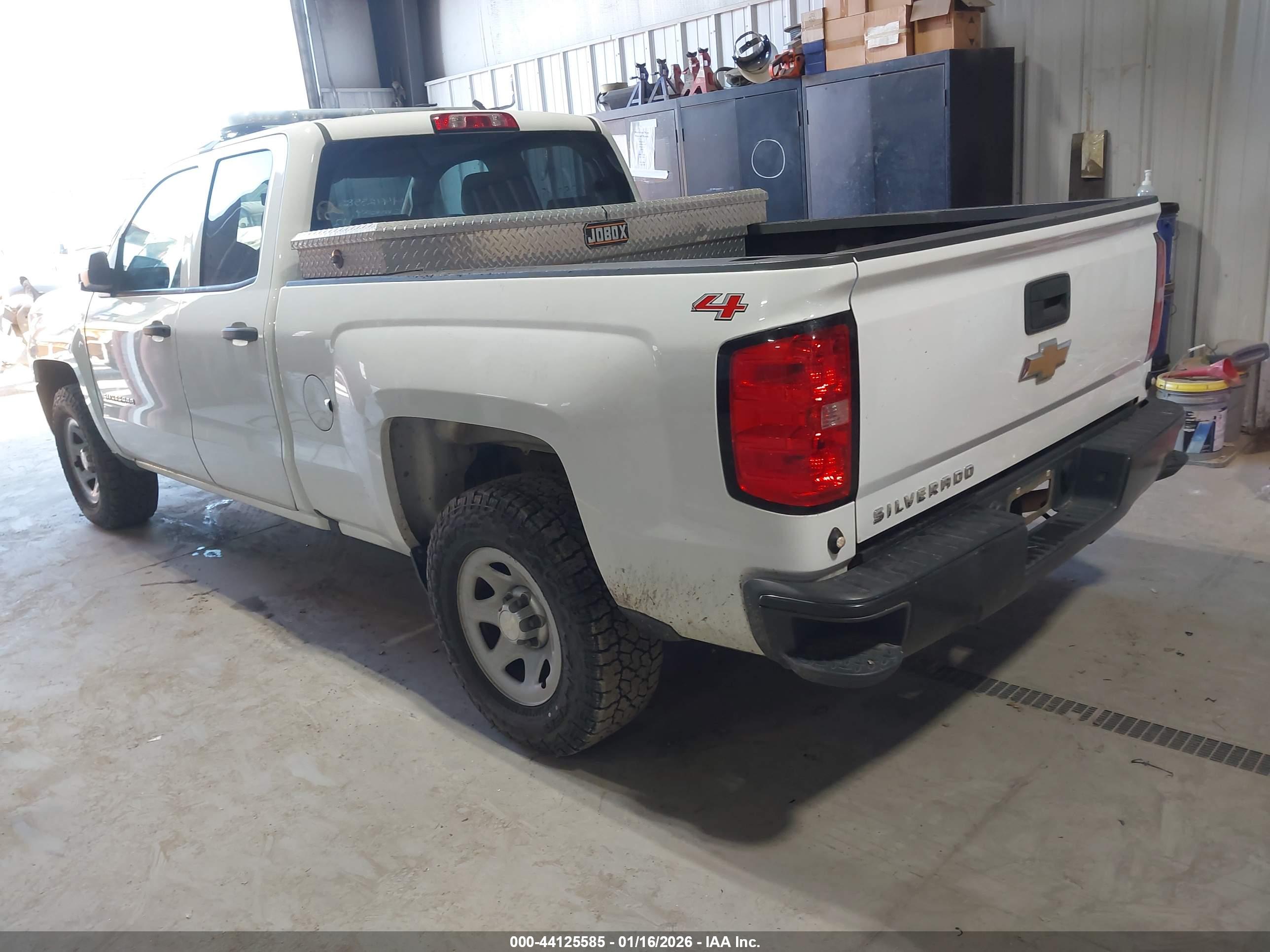 CHEVROLET SILVERADO image 3