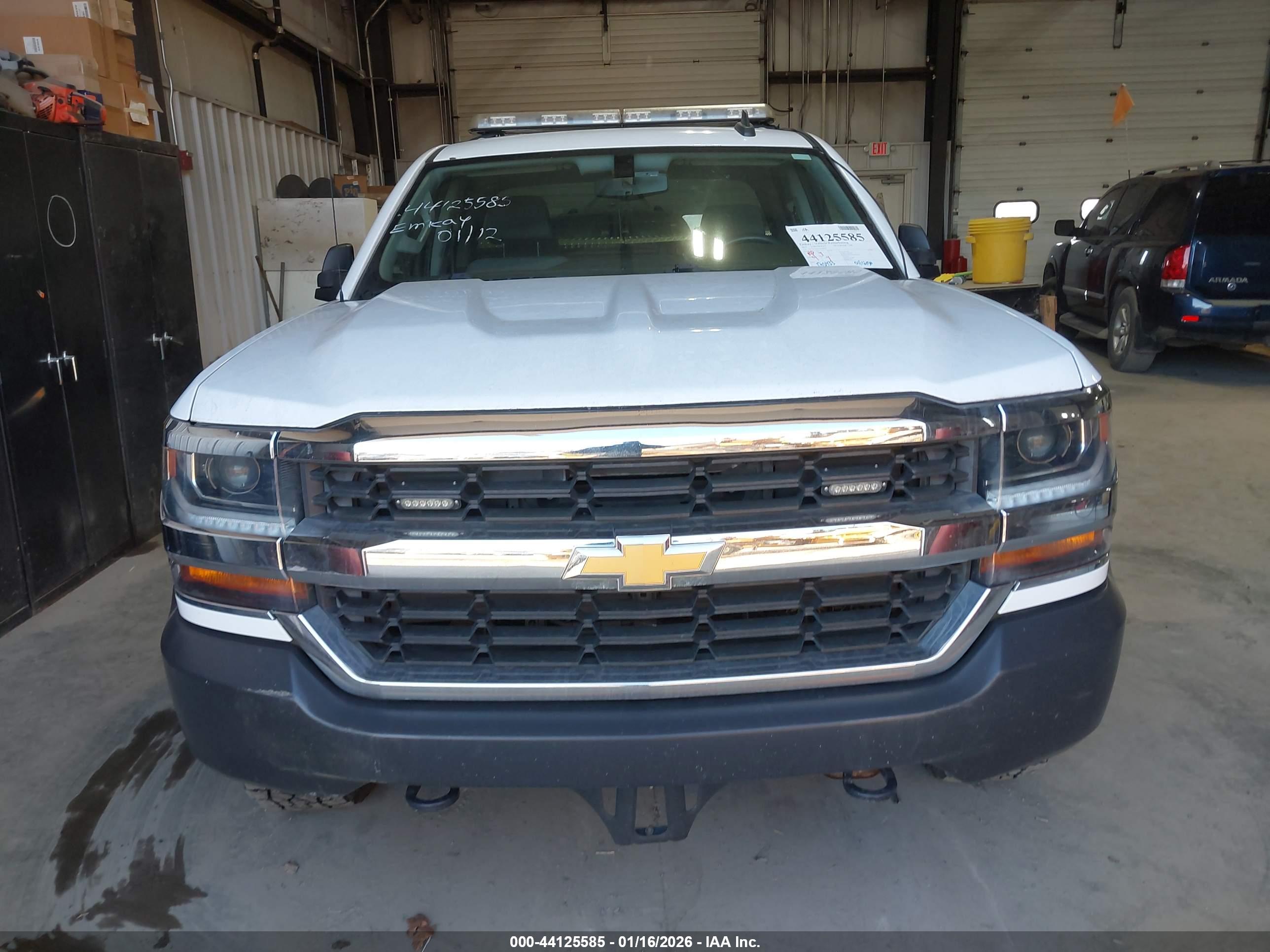 CHEVROLET SILVERADO image 6