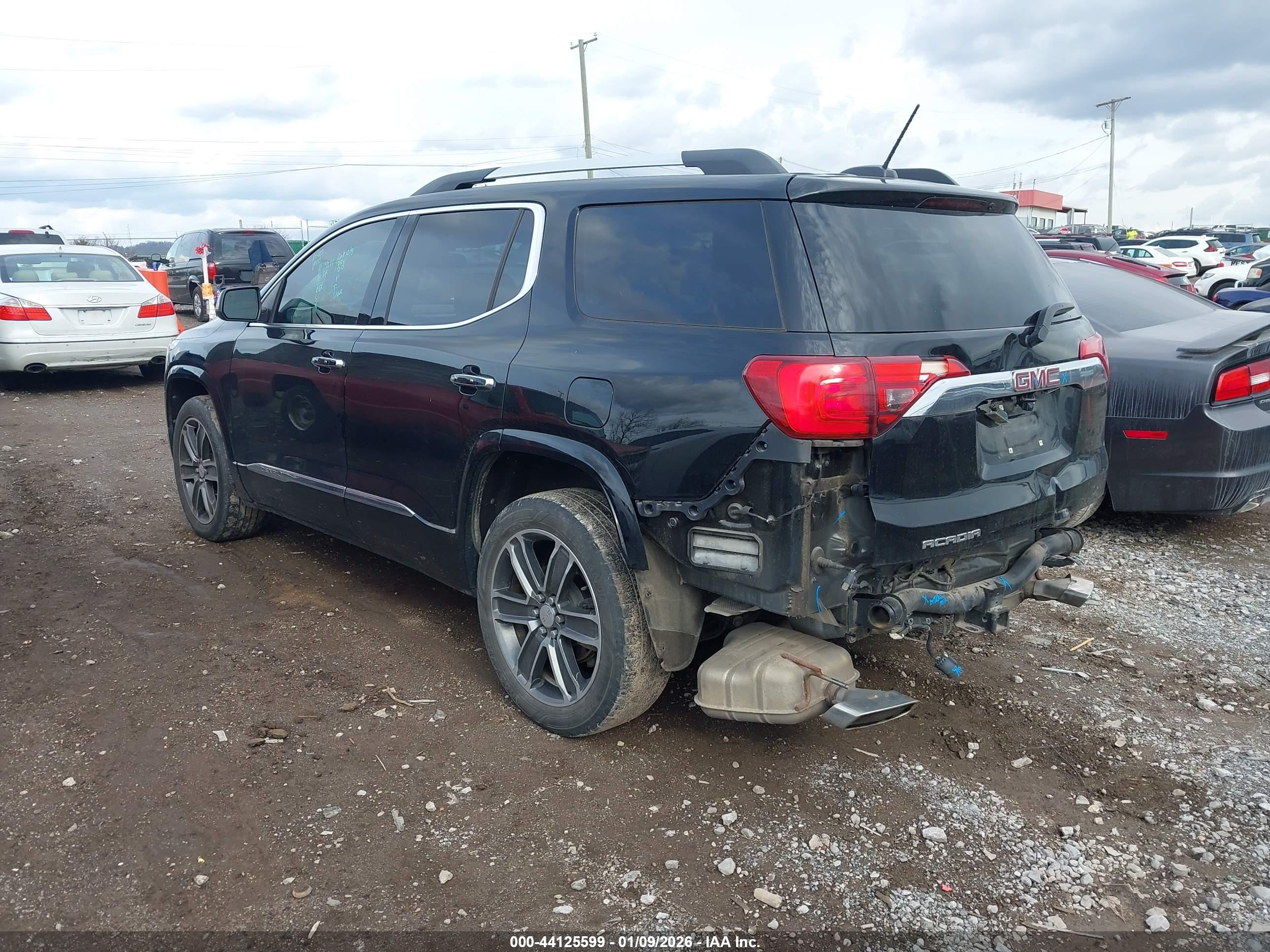 GMC ACADIA image 3