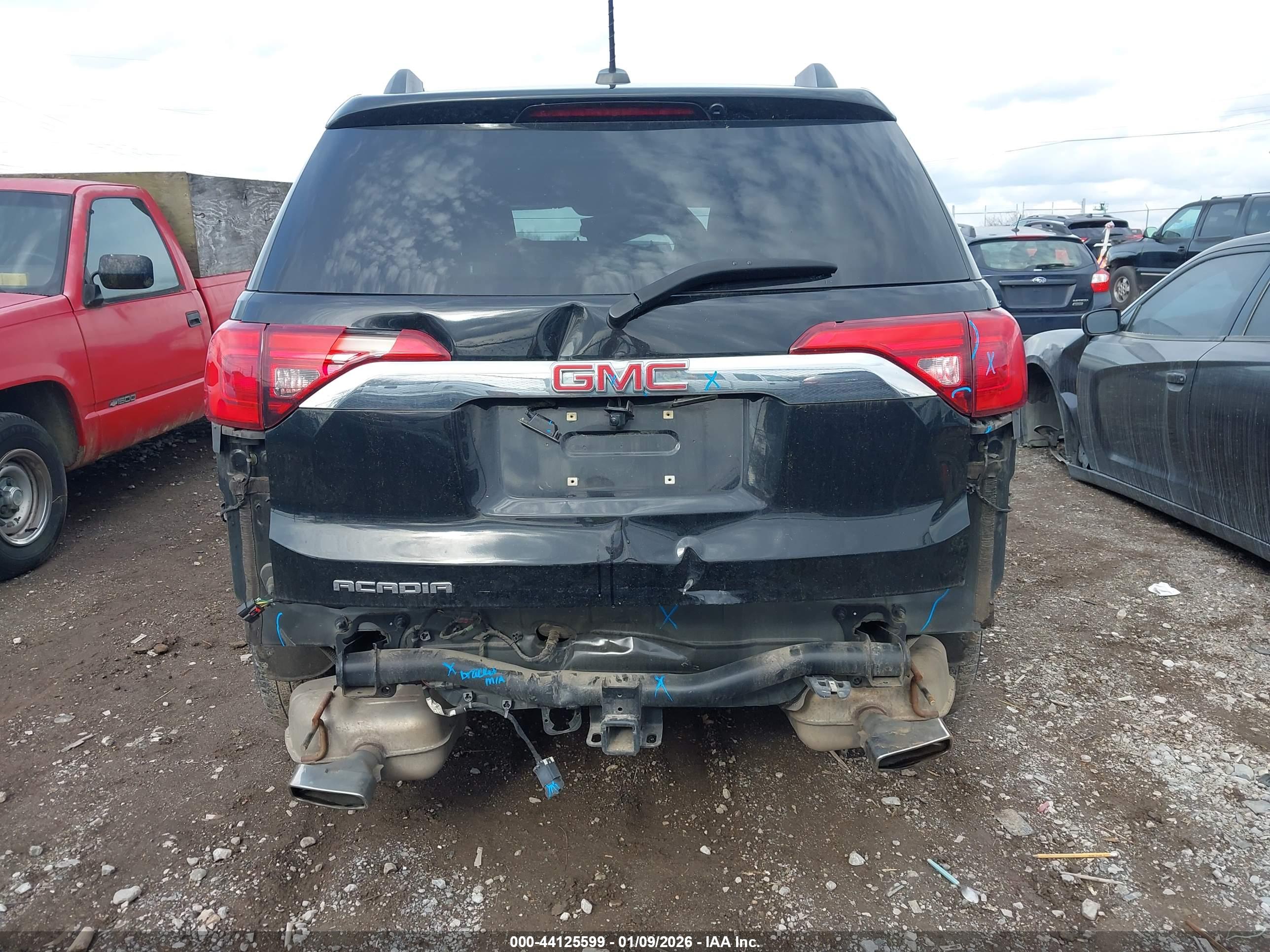 GMC ACADIA image 6