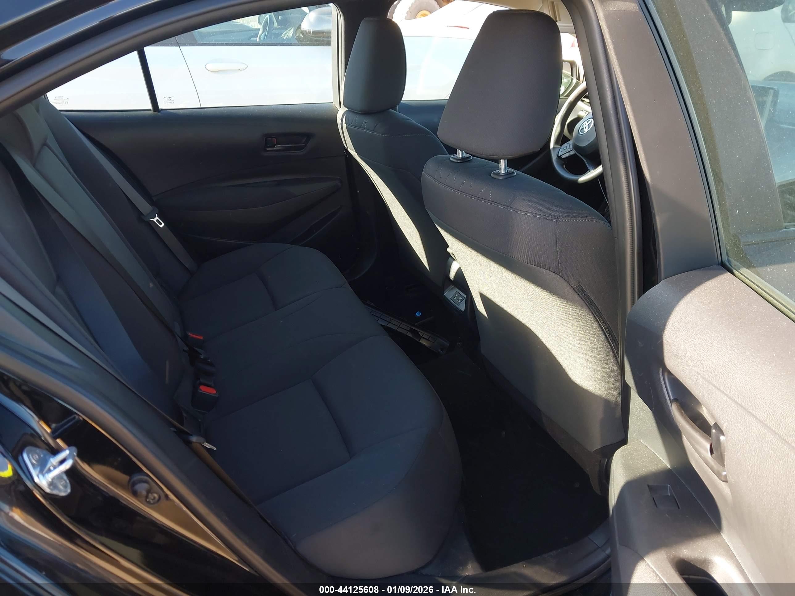 TOYOTA COROLLA image 8