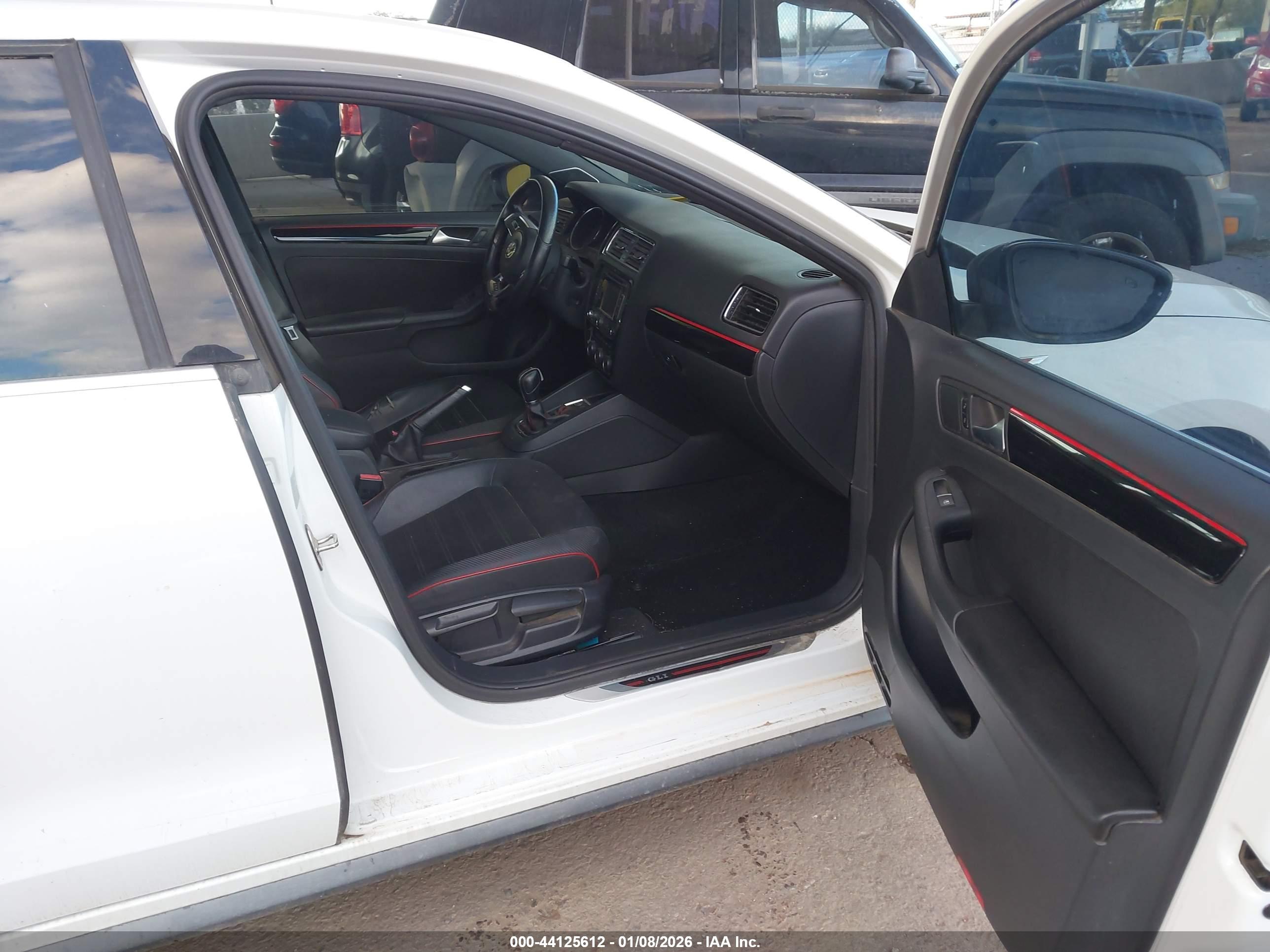 VOLKSWAGEN JETTA image 5