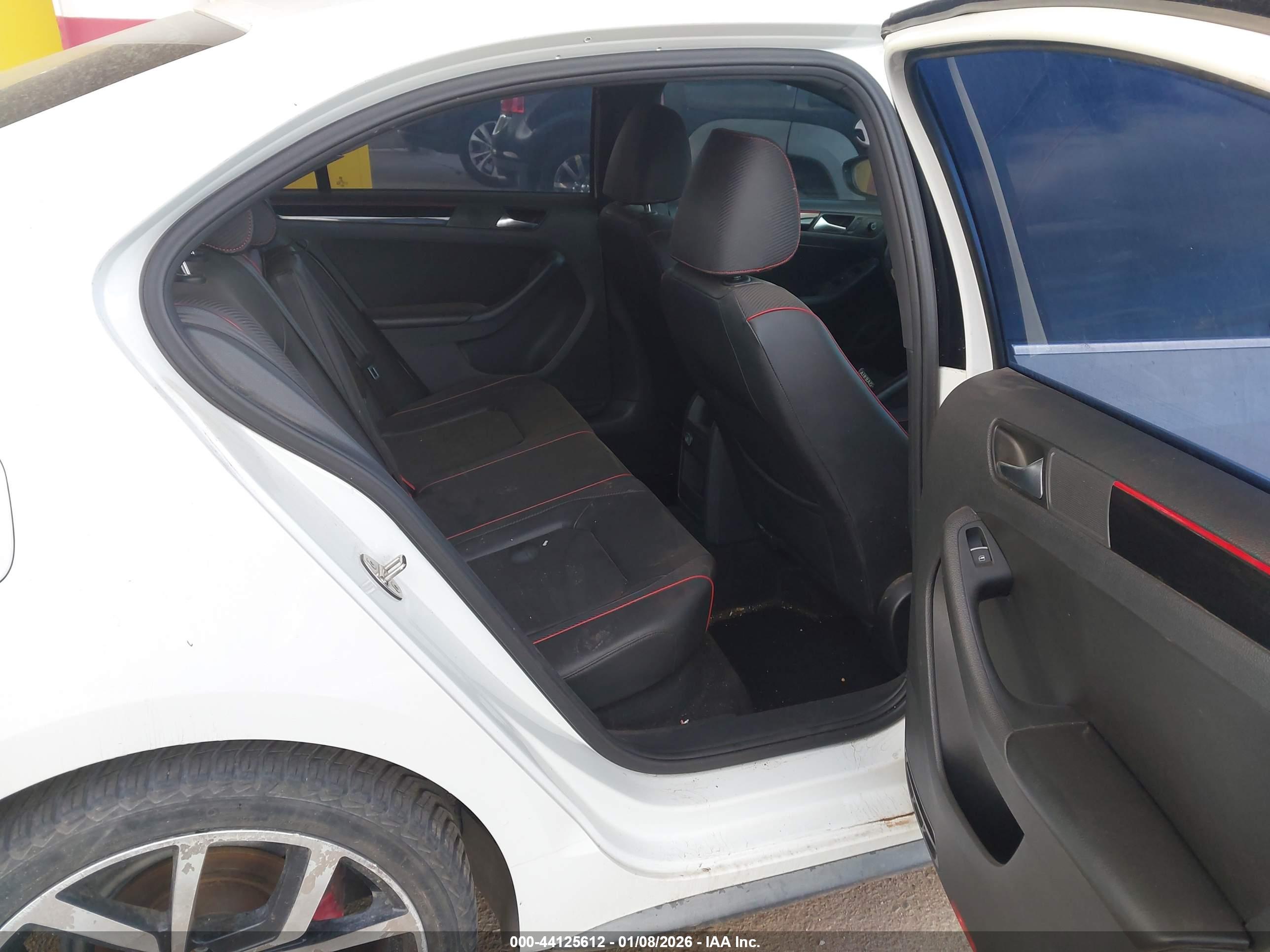 VOLKSWAGEN JETTA image 8