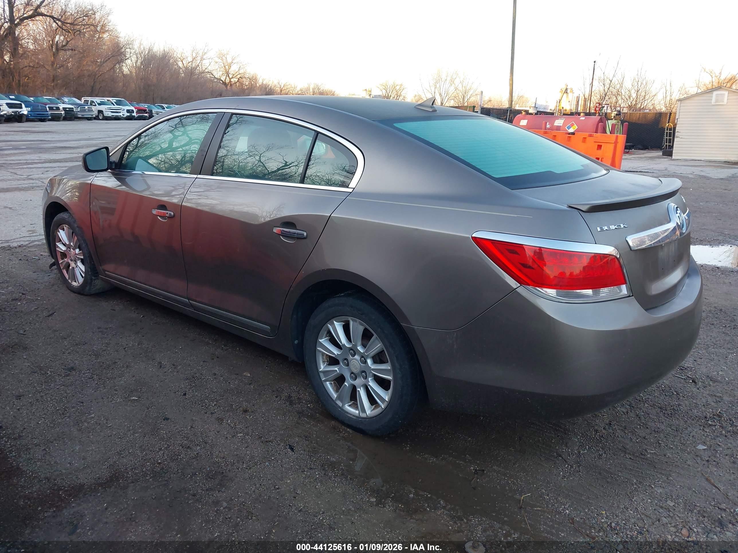 BUICK LACROSSE image 3