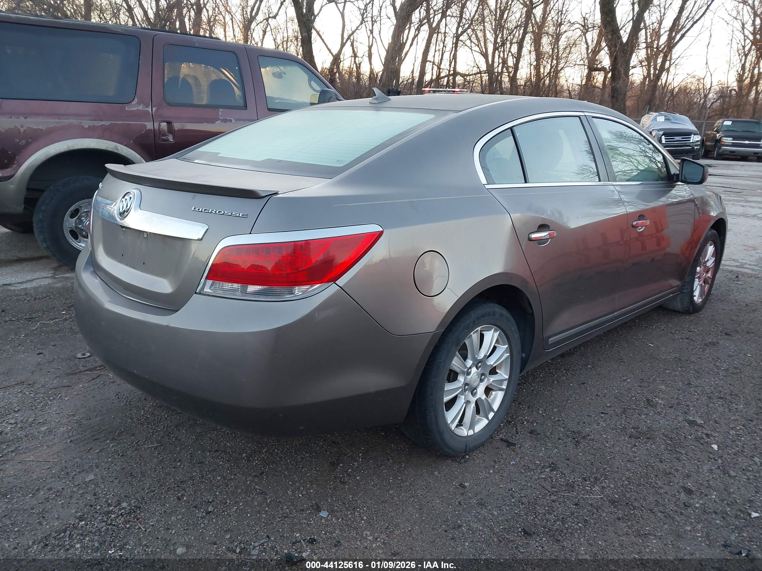 BUICK LACROSSE image 4