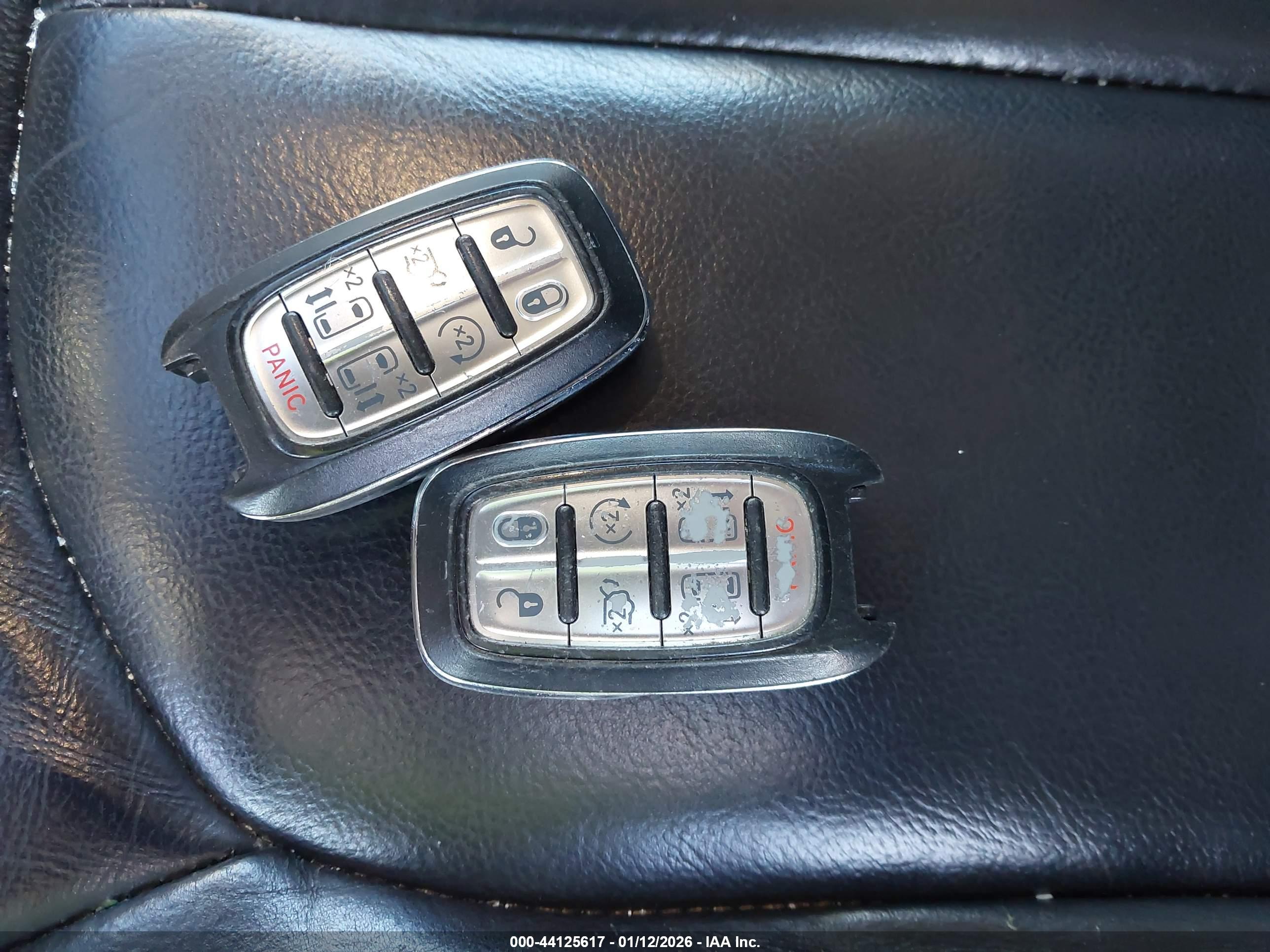 CHRYSLER PACIFICA image 11
