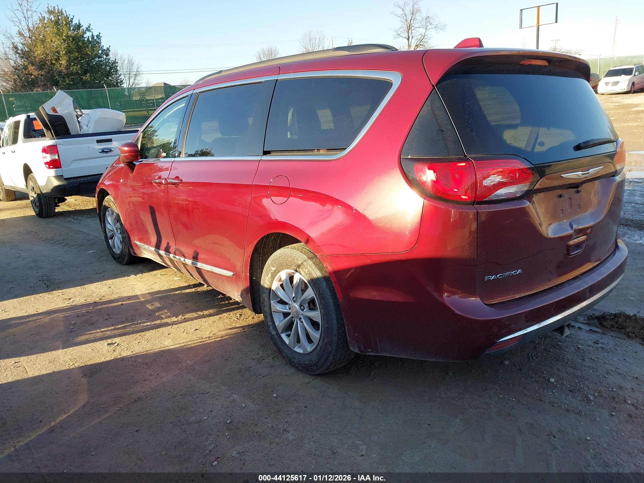CHRYSLER PACIFICA image 3