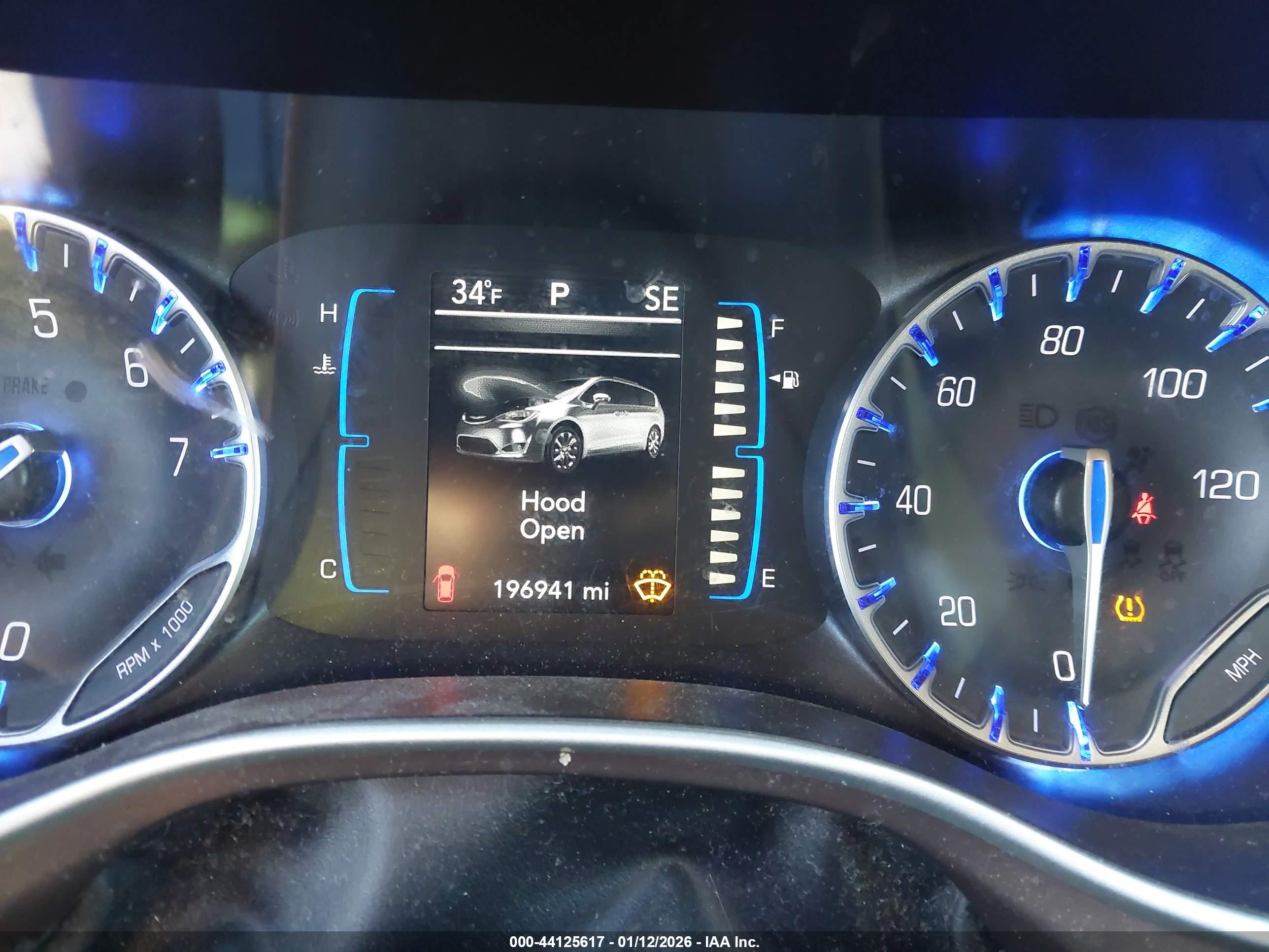 CHRYSLER PACIFICA image 7