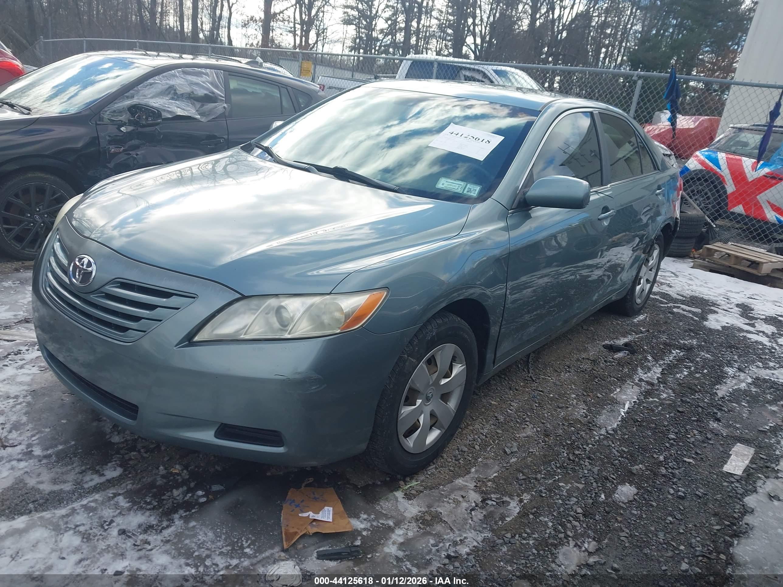 TOYOTA CAMRY image 2