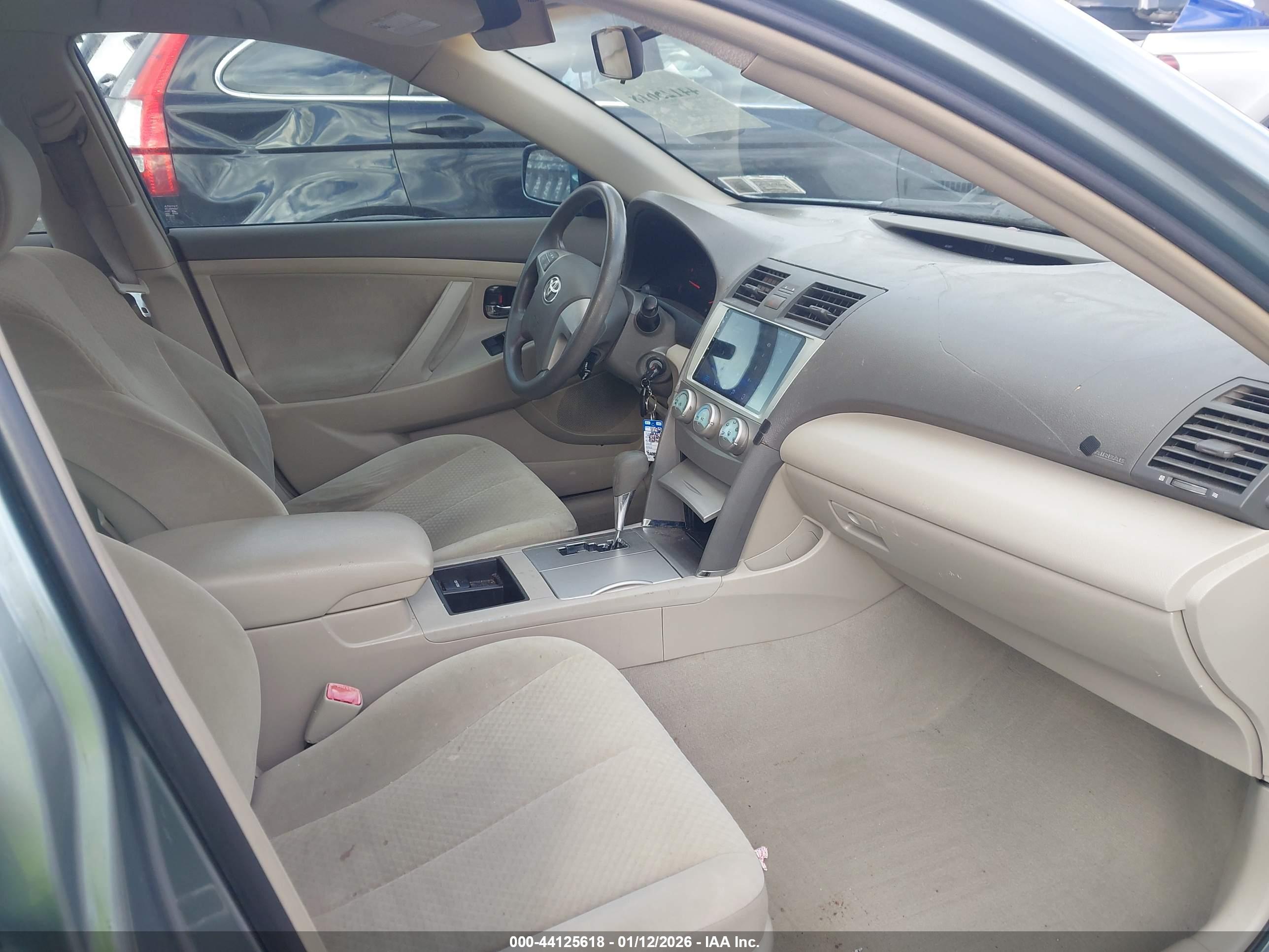 TOYOTA CAMRY image 5