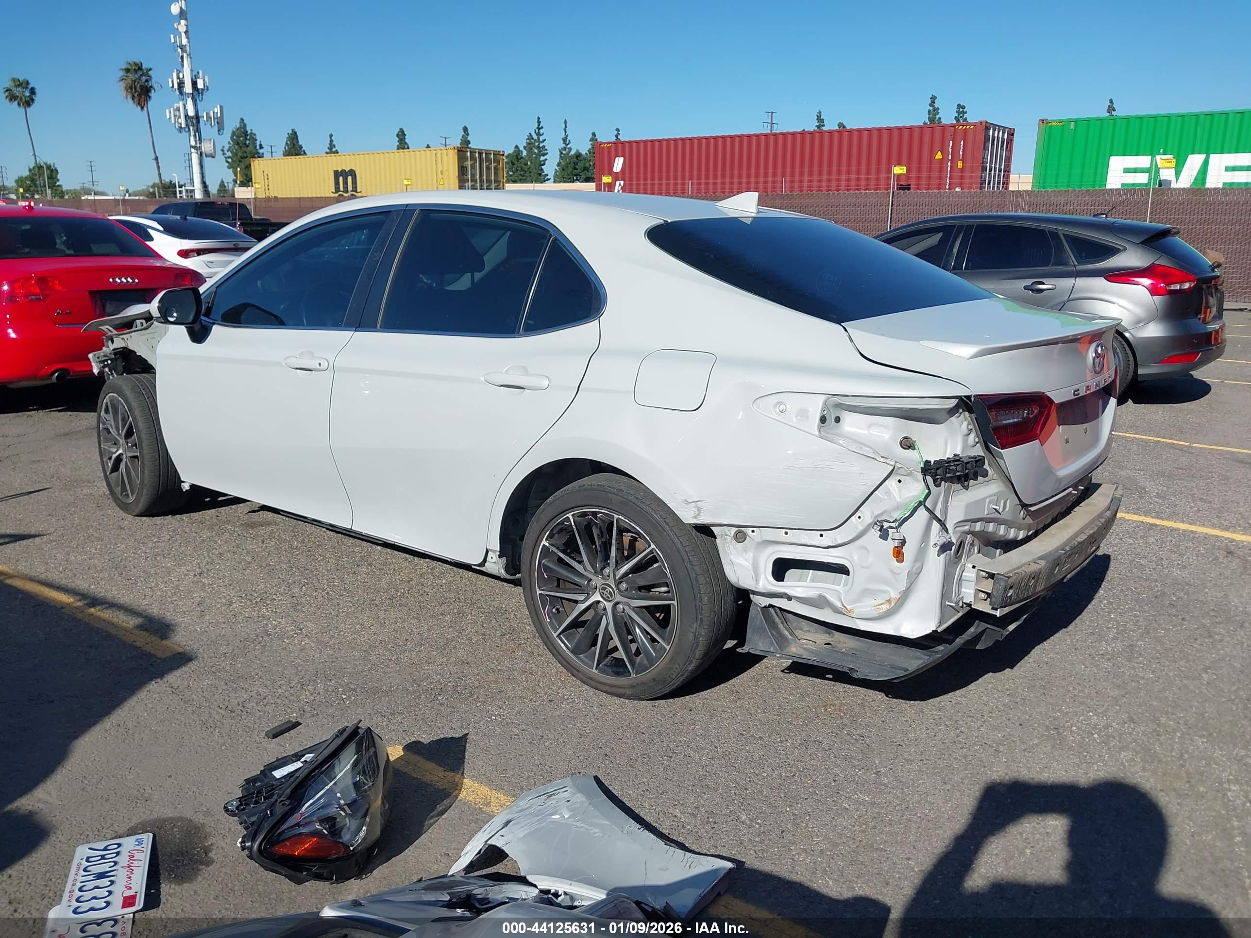TOYOTA CAMRY image 3