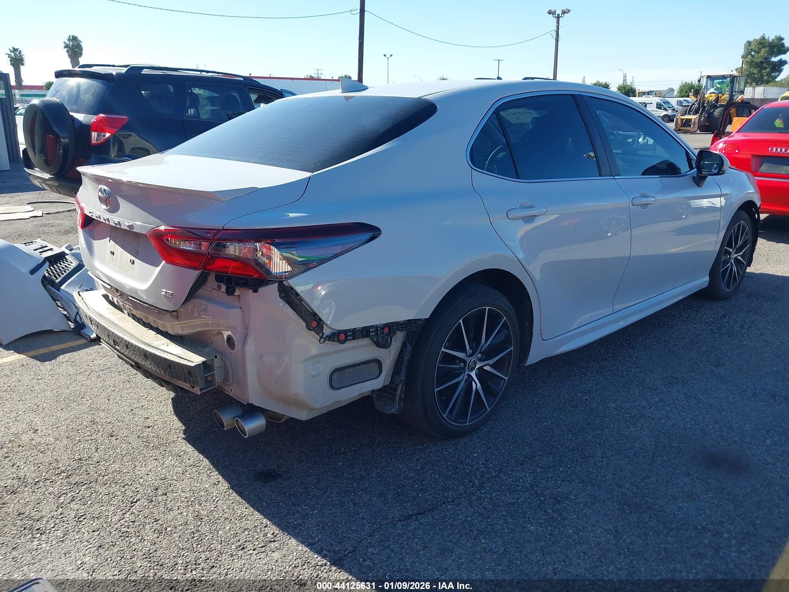 TOYOTA CAMRY image 4