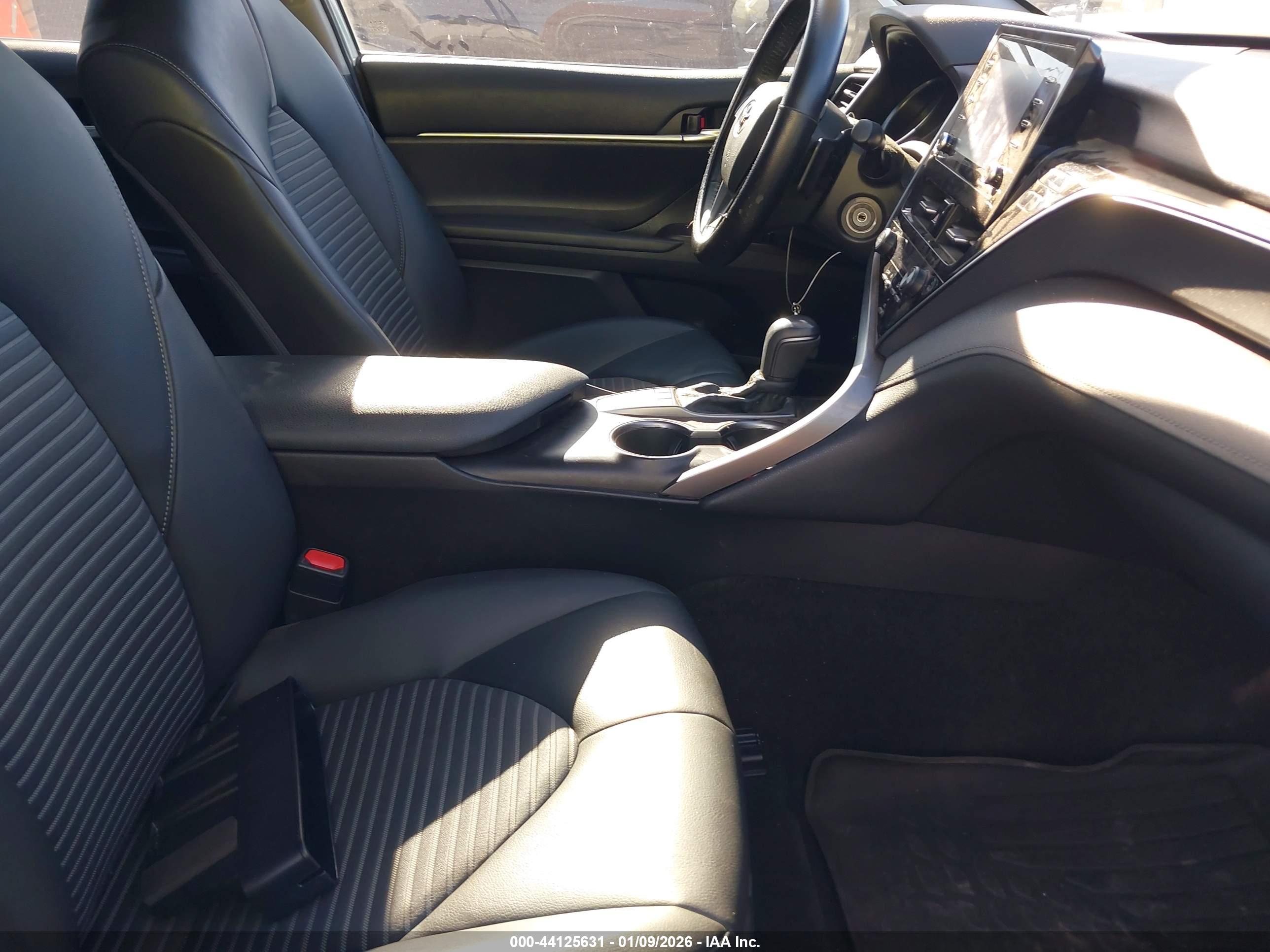 TOYOTA CAMRY image 5