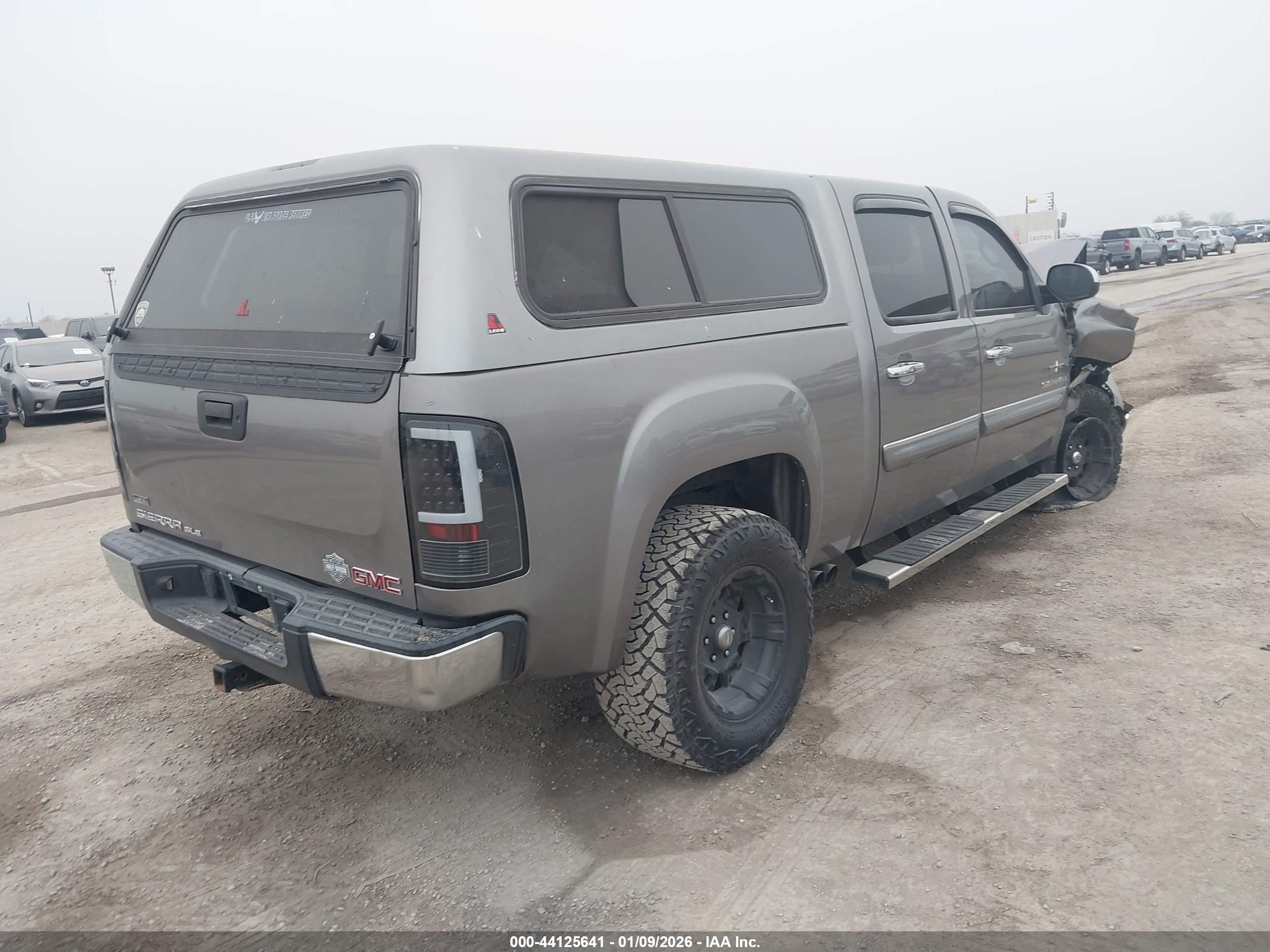 GMC SIERRA image 4