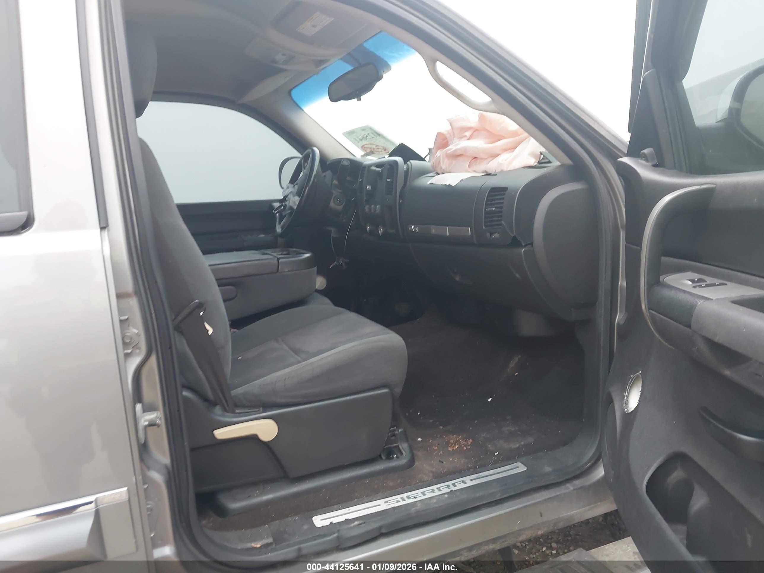 GMC SIERRA image 5