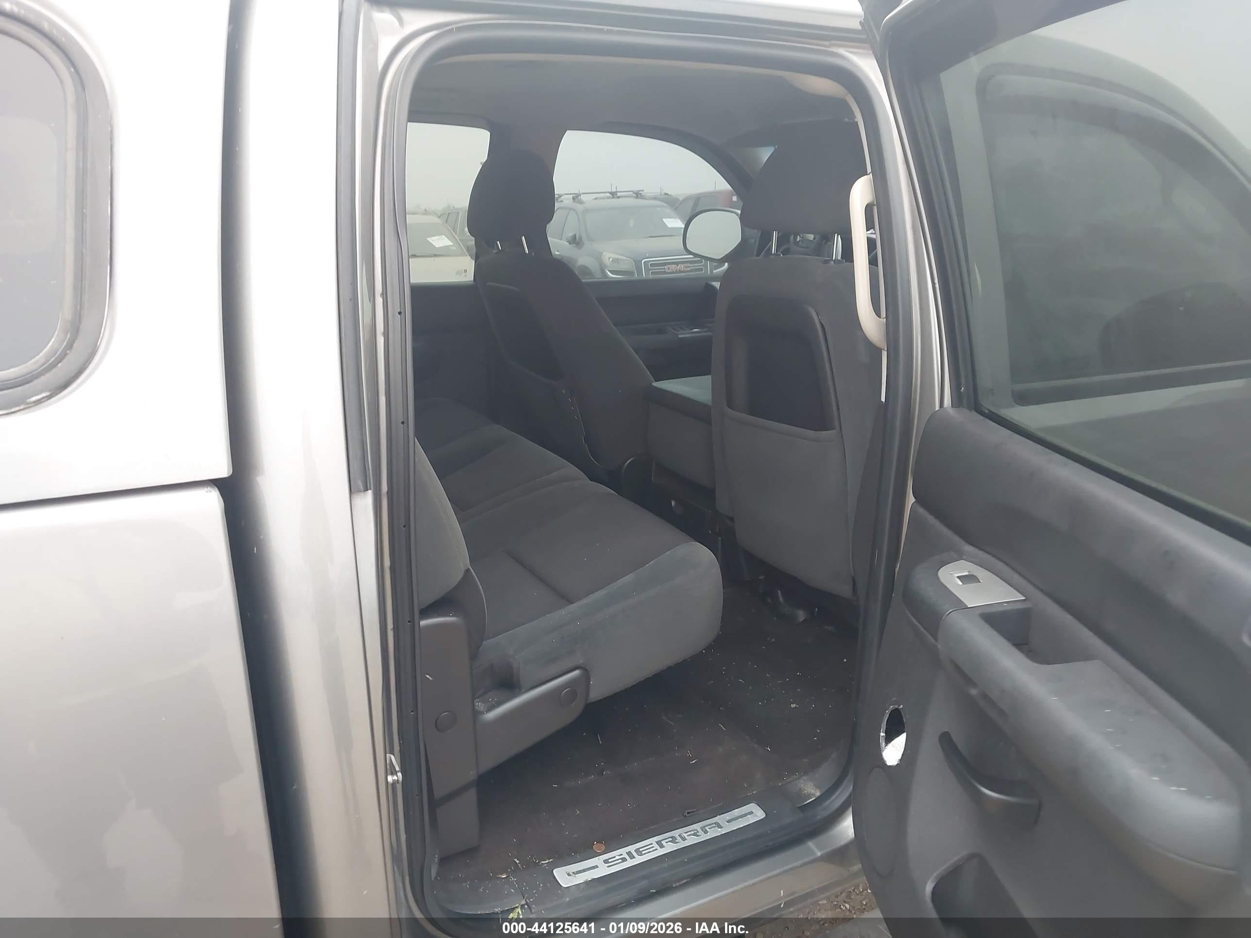GMC SIERRA image 8