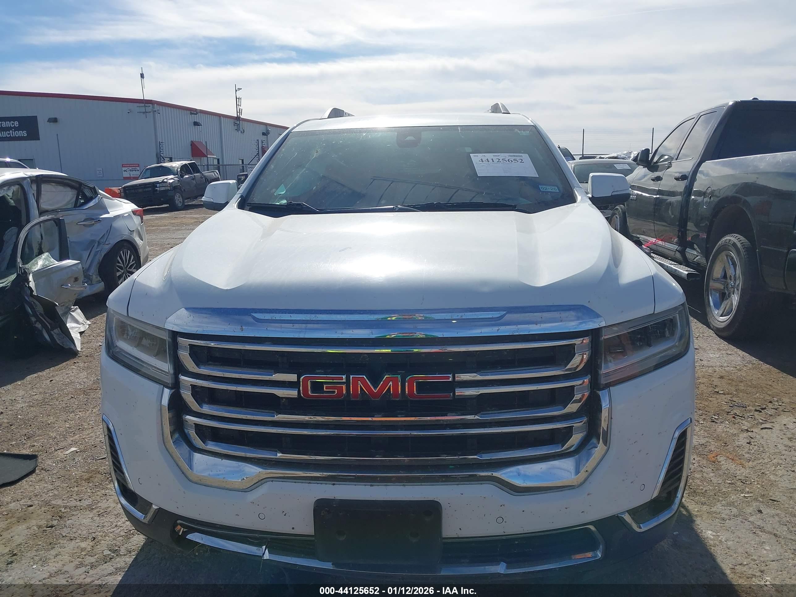 GMC ACADIA image 6