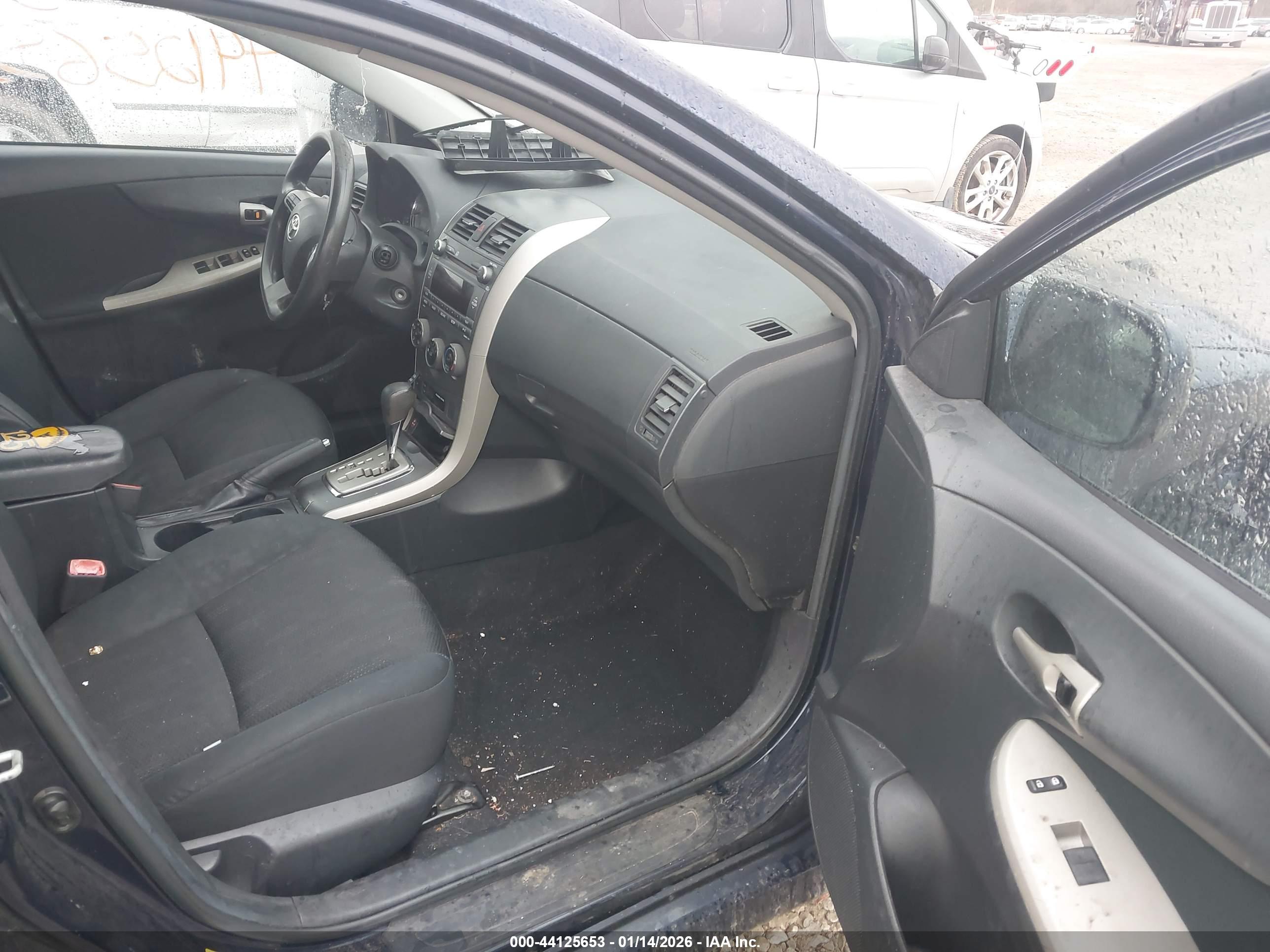 TOYOTA COROLLA image 5