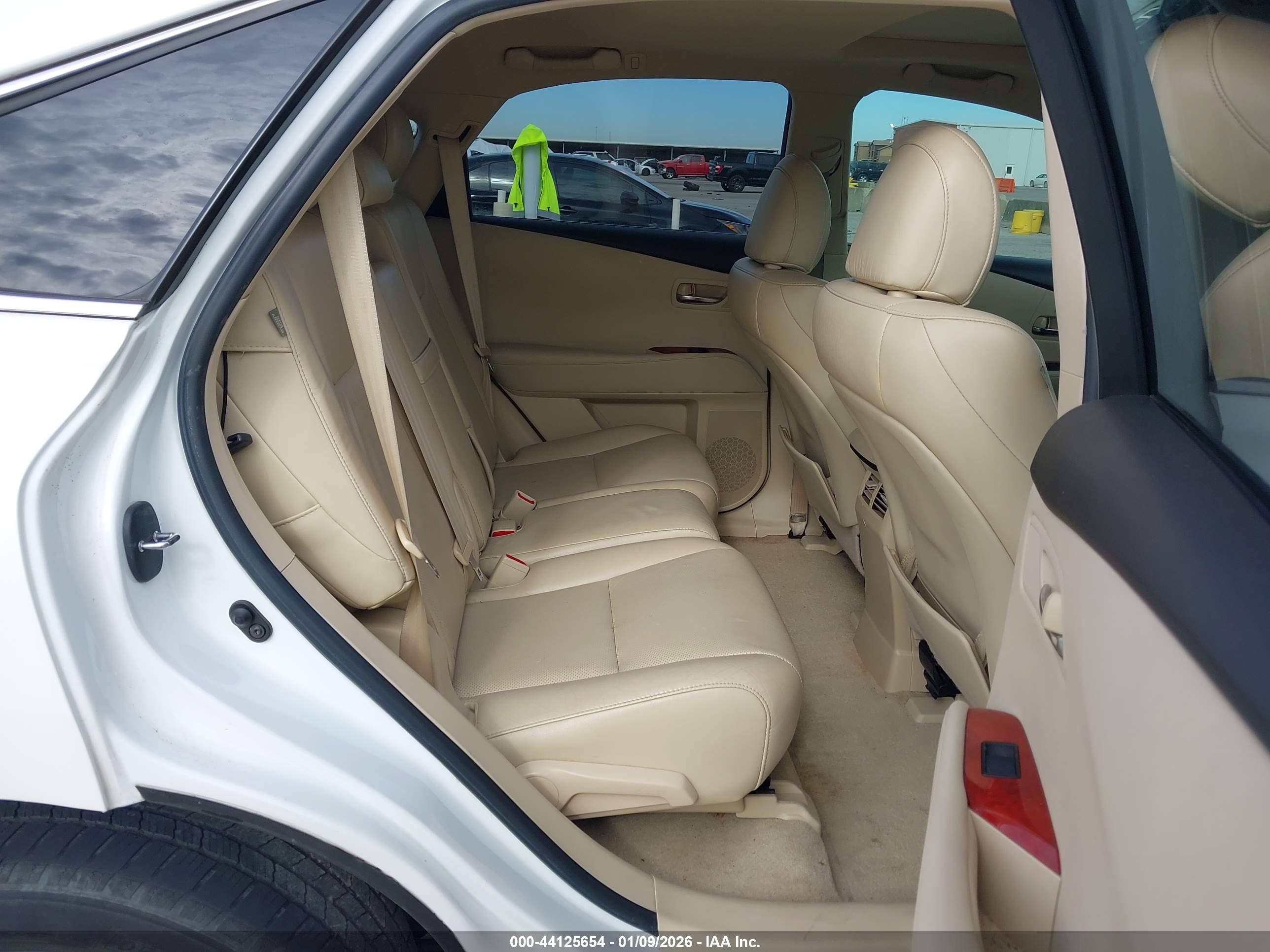 LEXUS RX image 8