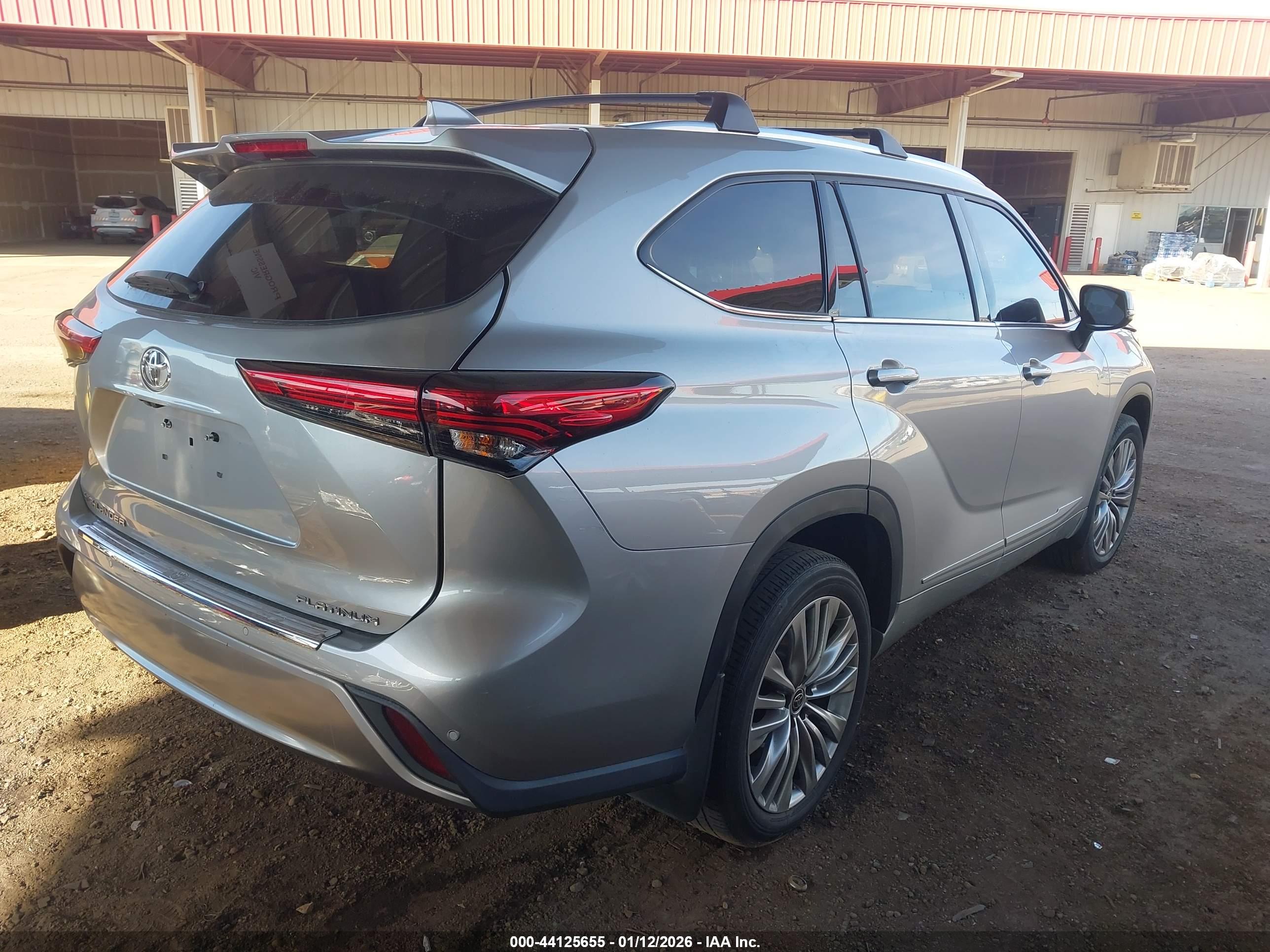 TOYOTA HIGHLANDER image 4