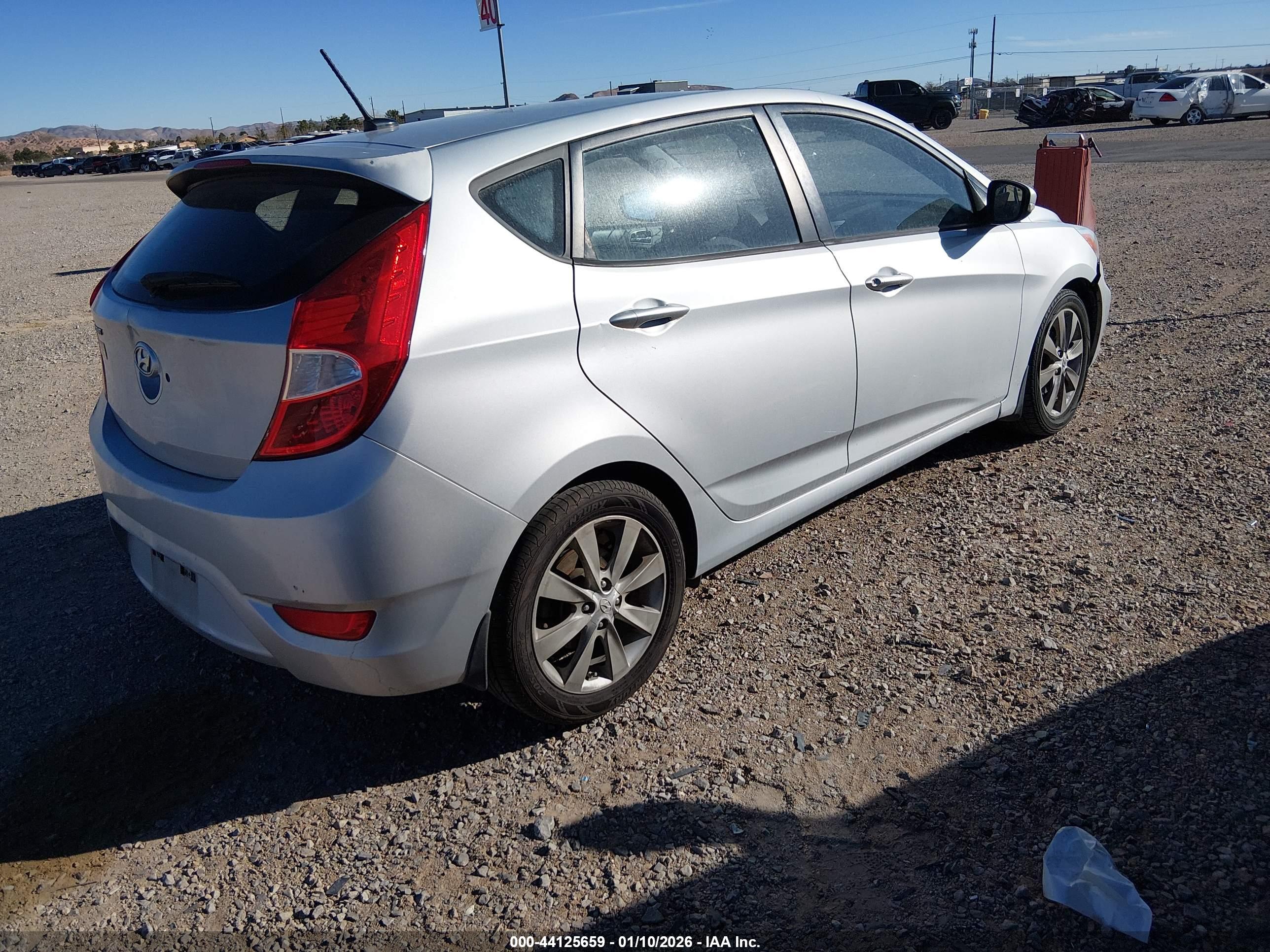 HYUNDAI ACCENT image 4