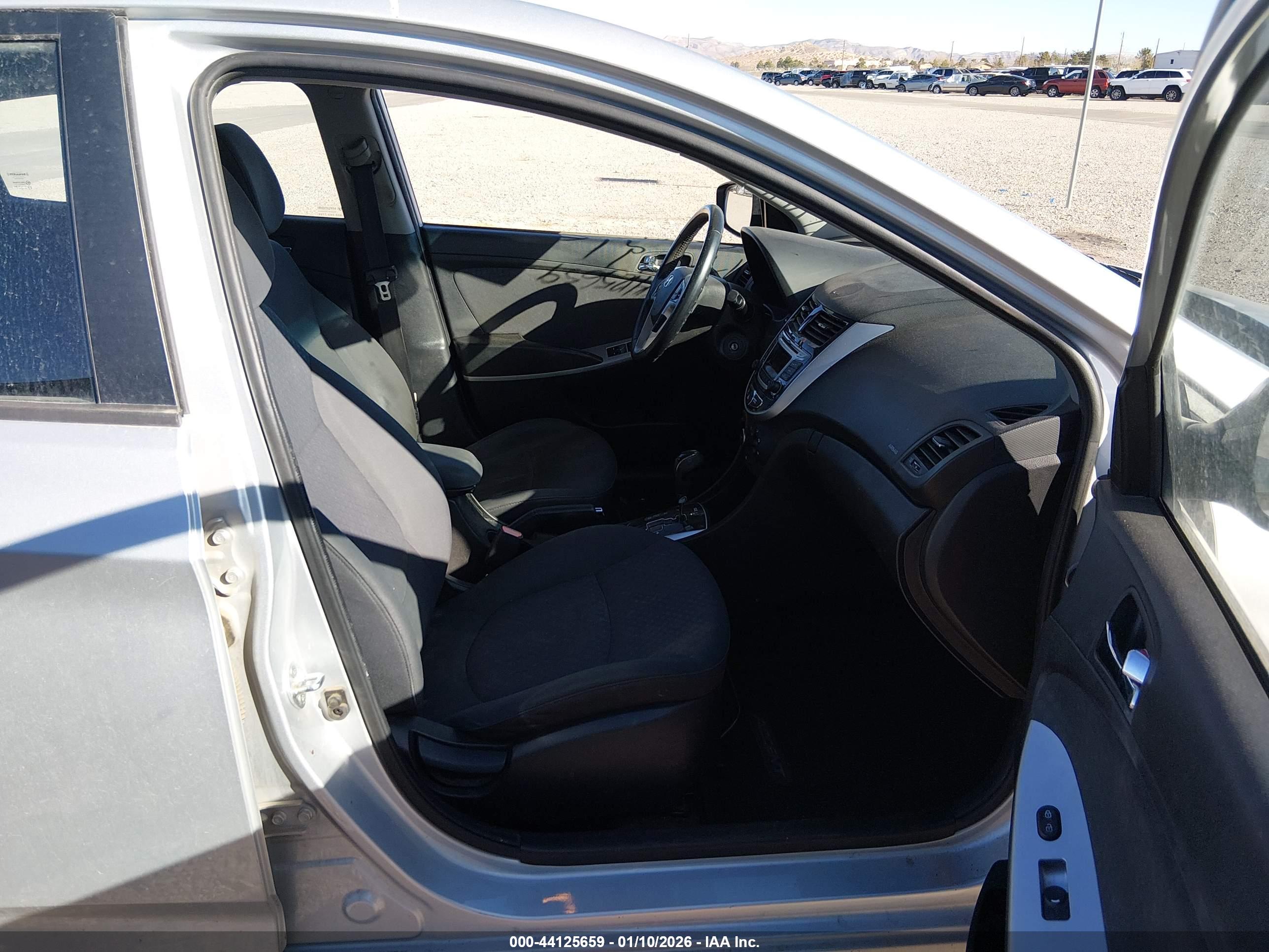 HYUNDAI ACCENT image 5