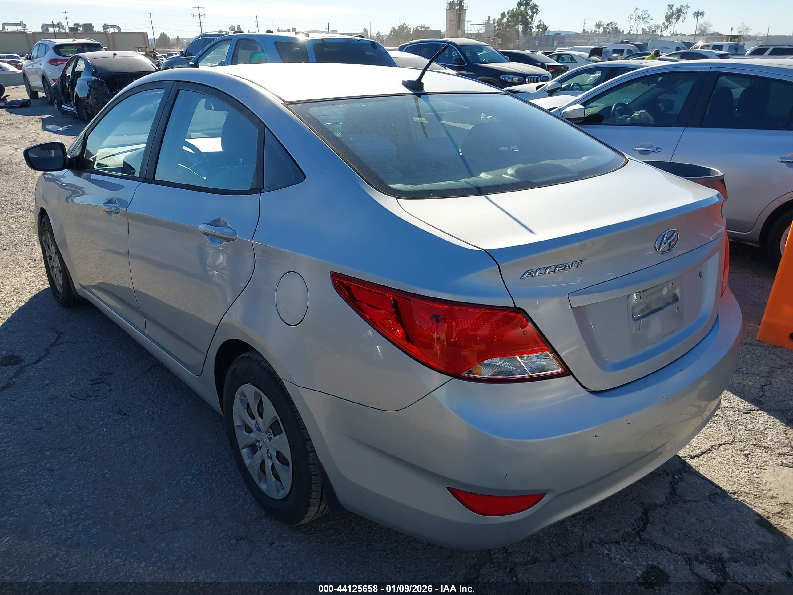 HYUNDAI ACCENT image 3