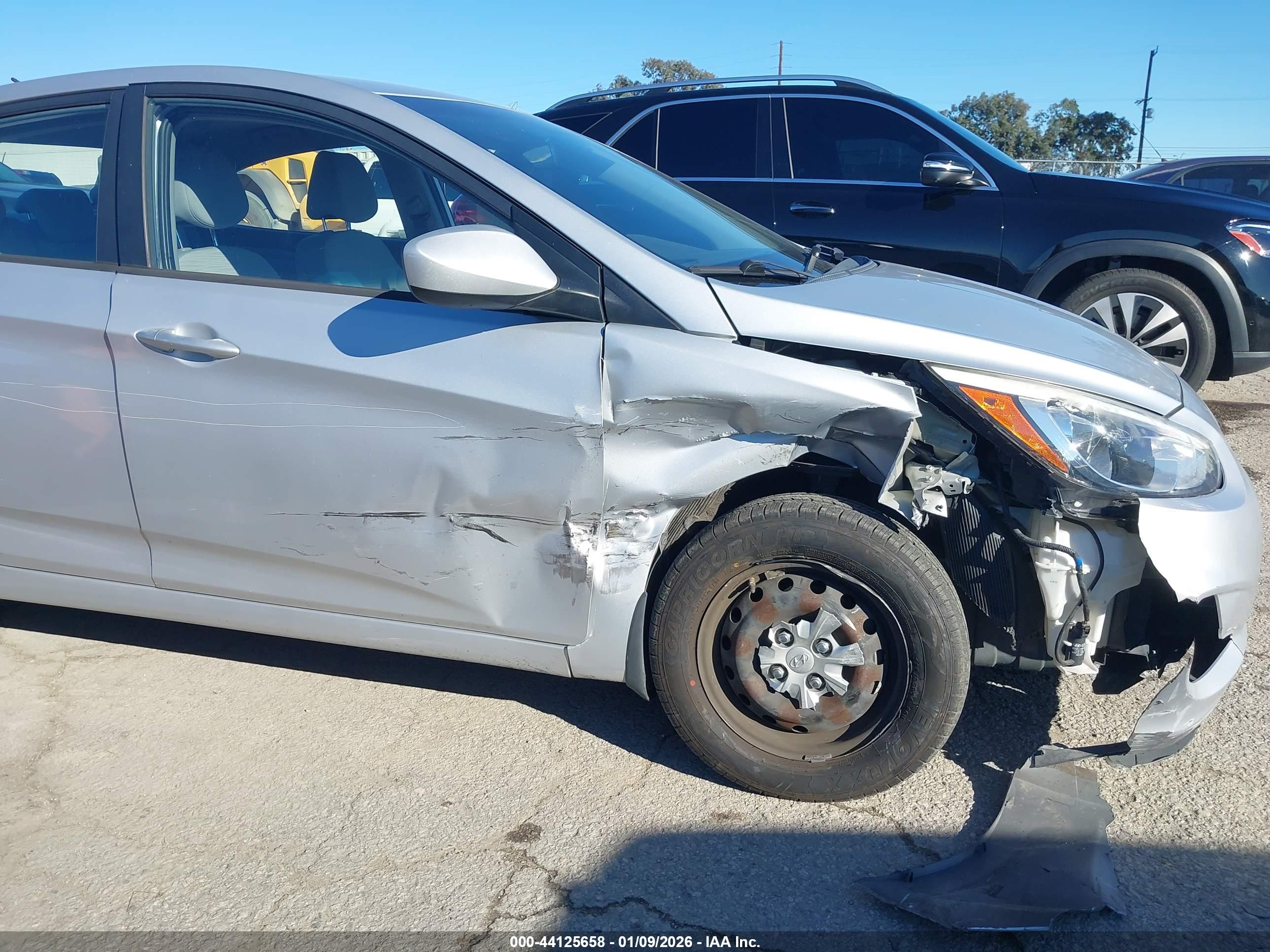 HYUNDAI ACCENT image 6