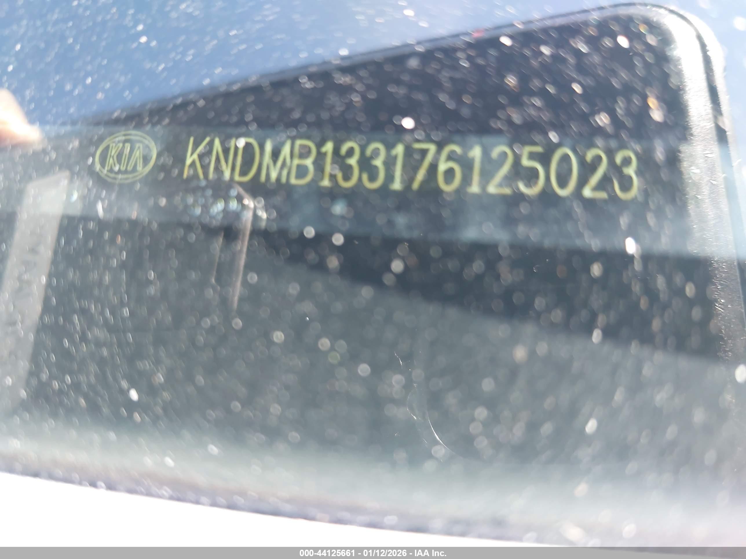 KIA SEDONA image 9