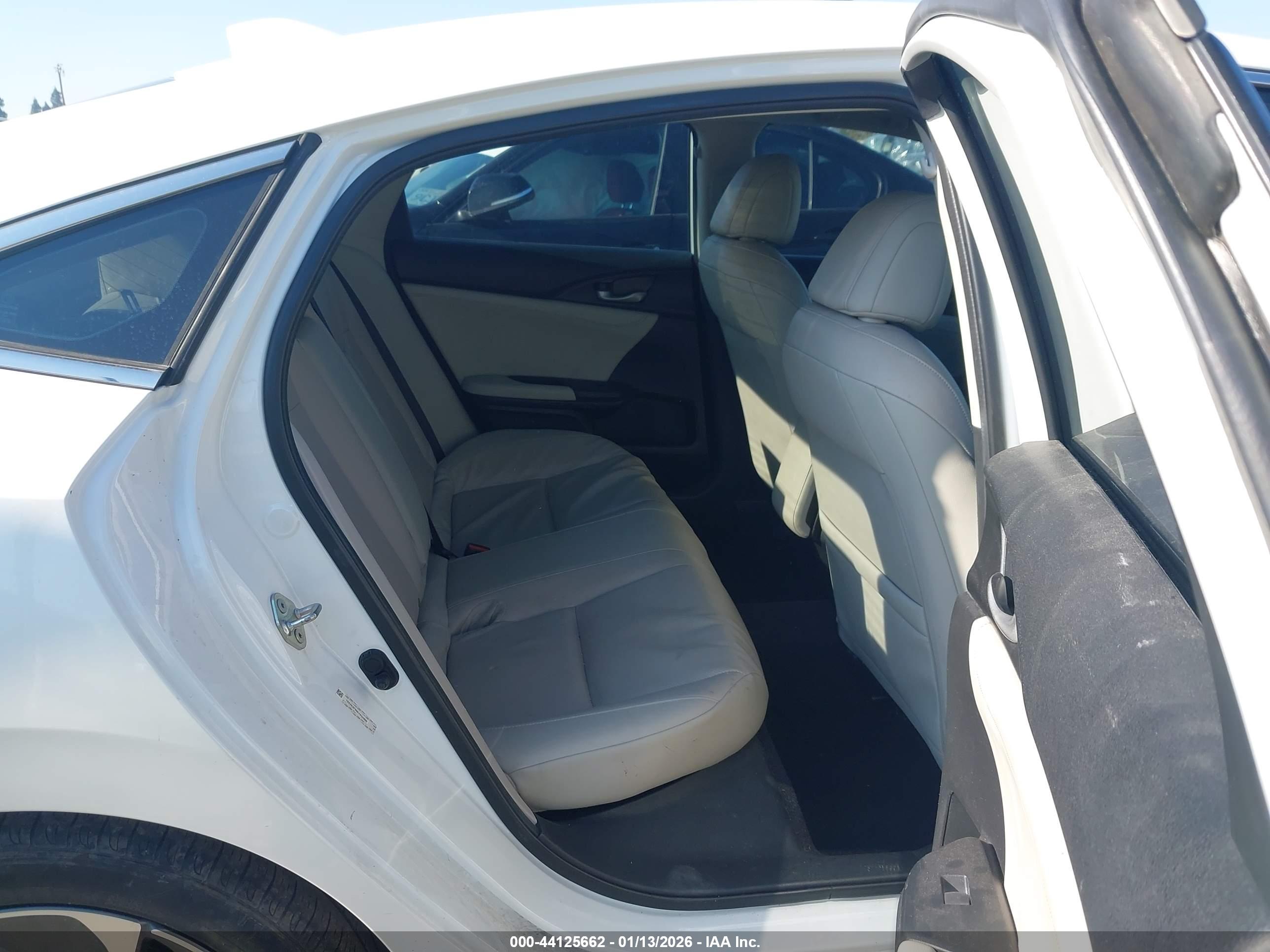 HONDA INSIGHT image 8