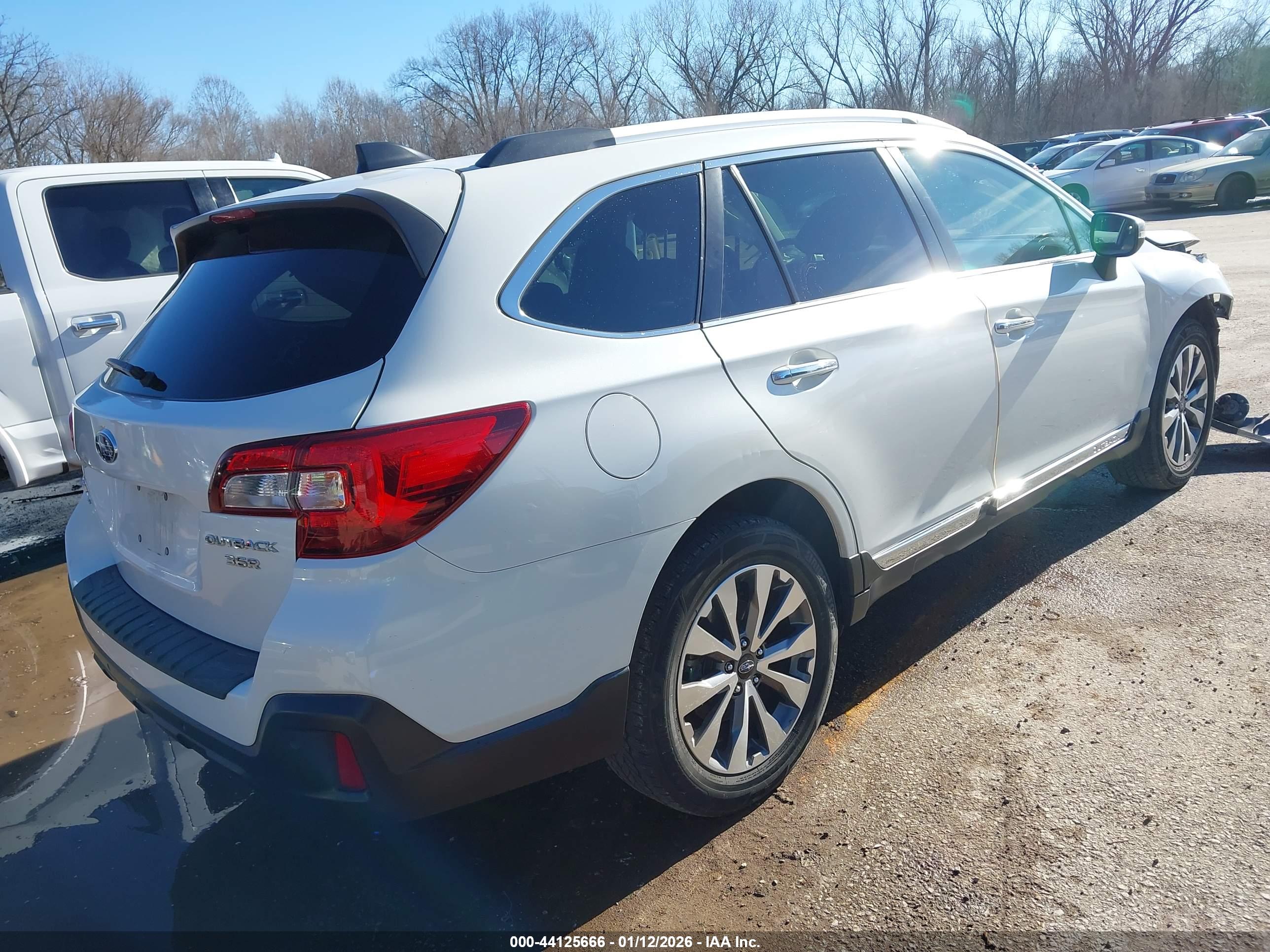 SUBARU OUTBACK image 4